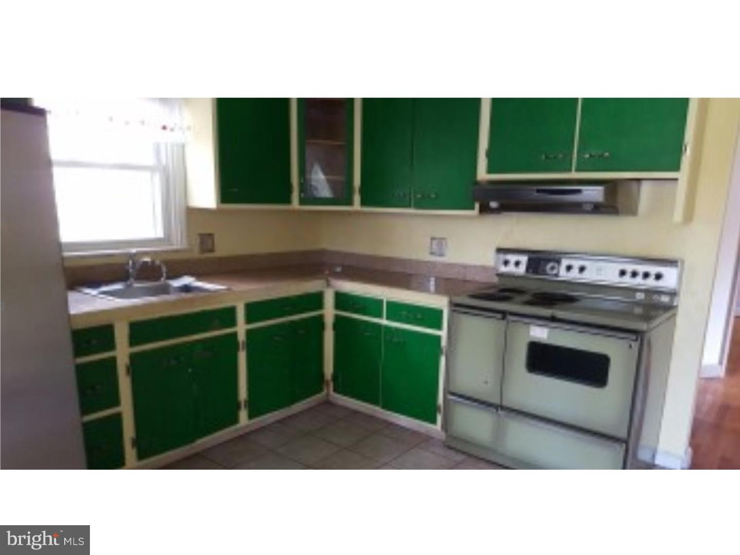 MONTROSE MANOR - Residential