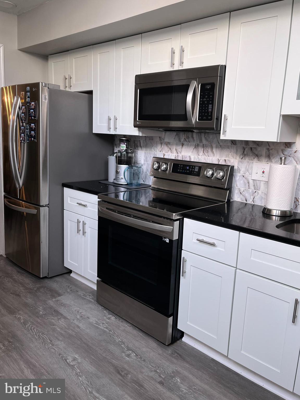 KINGS COUNCIL CONDO - Residential