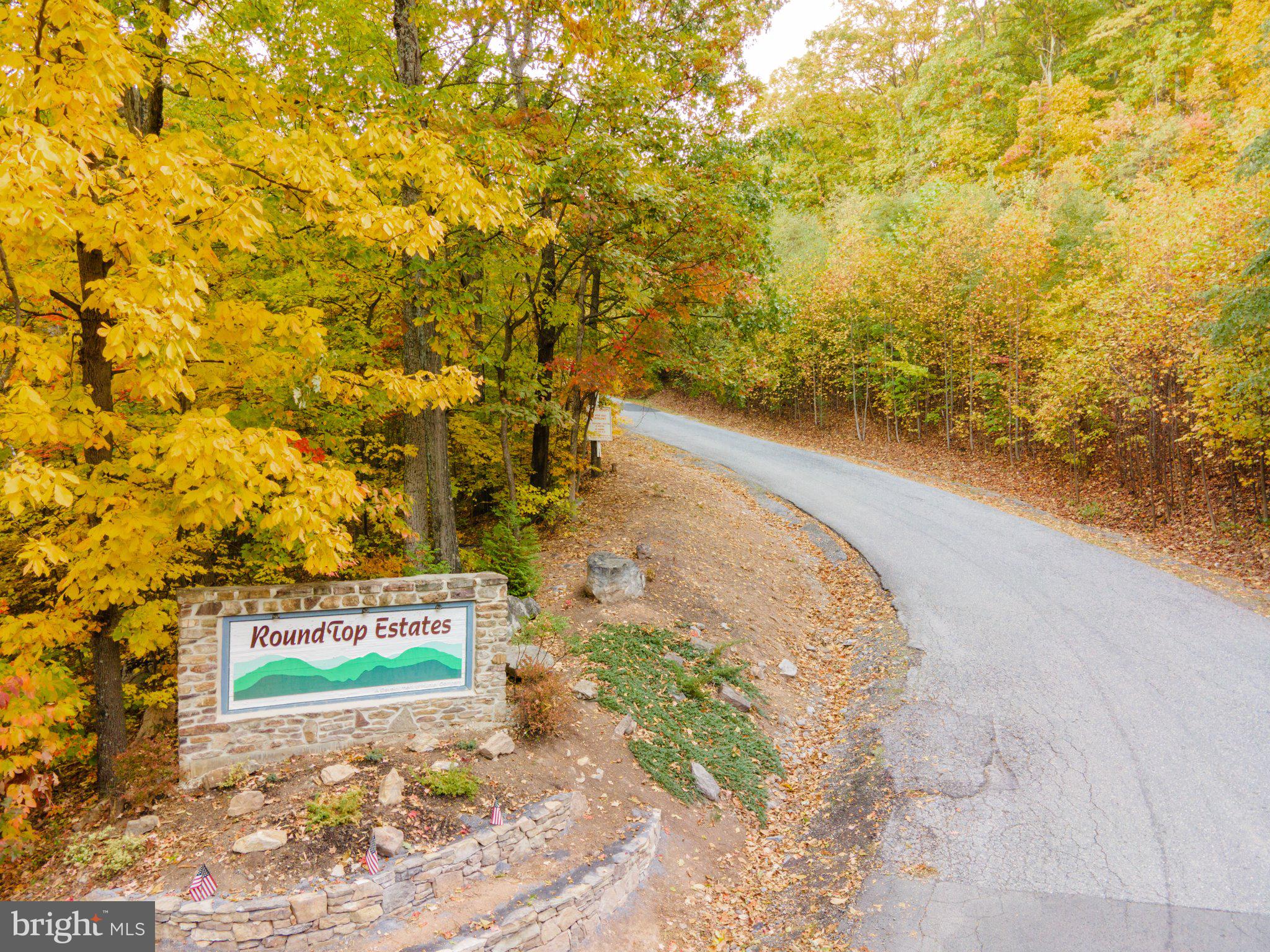 Wow! Would you like to live on top of the world! This large vacant lot overlooking the Allegheny Mountain Range is simply stunning! Over 27 acres of wooded terrain a top Allegheny Way in Gerrardstown. Close to Martinsburg and not far from the Virginia Border.
Raw land.