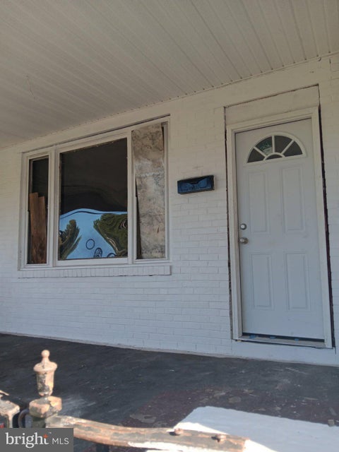 Townhouse For Sale - 1603 W Wyoming Avenue<br/> Philadelphia County, PHILADELPHIA, PA 19140