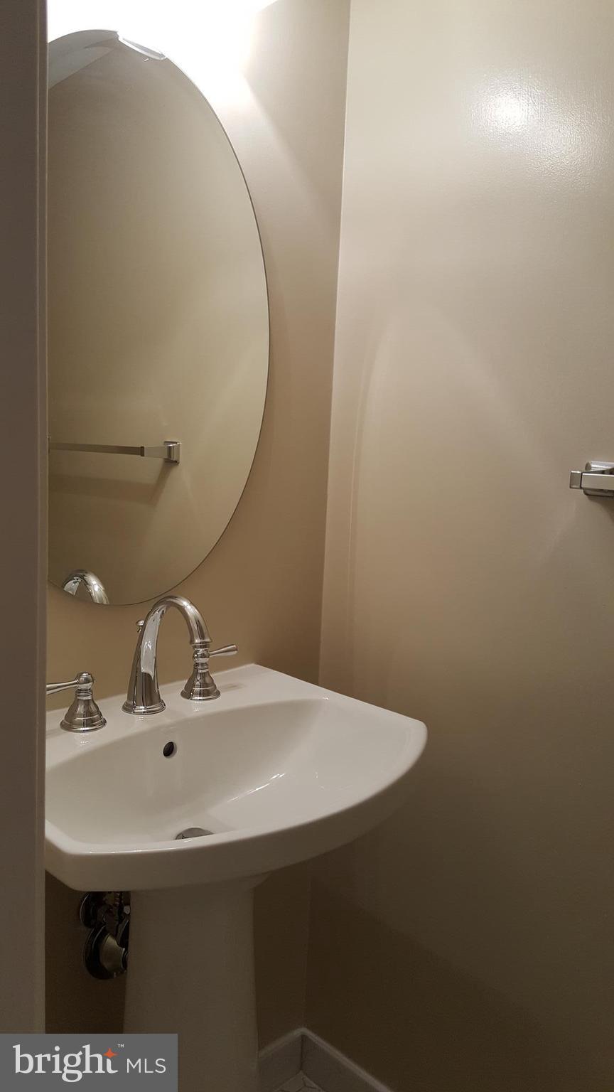 STONEHURST - Residential Lease