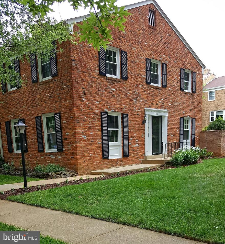 Back on the market! Beautiful, renovated (2016)brick end unit TH*STONEHURST*3BR 2FB 2HB*French doors to patio**2 FPLs*Hardwood floors* ALL UPGRADED SS  appliances*Open kitchen with island*FULL SIZED washer & dryer on MAIN level*New windows*Walk or take Metrobus/CUE buses to Vienna Metro*Minutes to Mosaic,I66,495,Tysons,INOVA*Available immediately*MUST Schedule ONLINE-SHOWINGTIME*Agent Lease & APP*