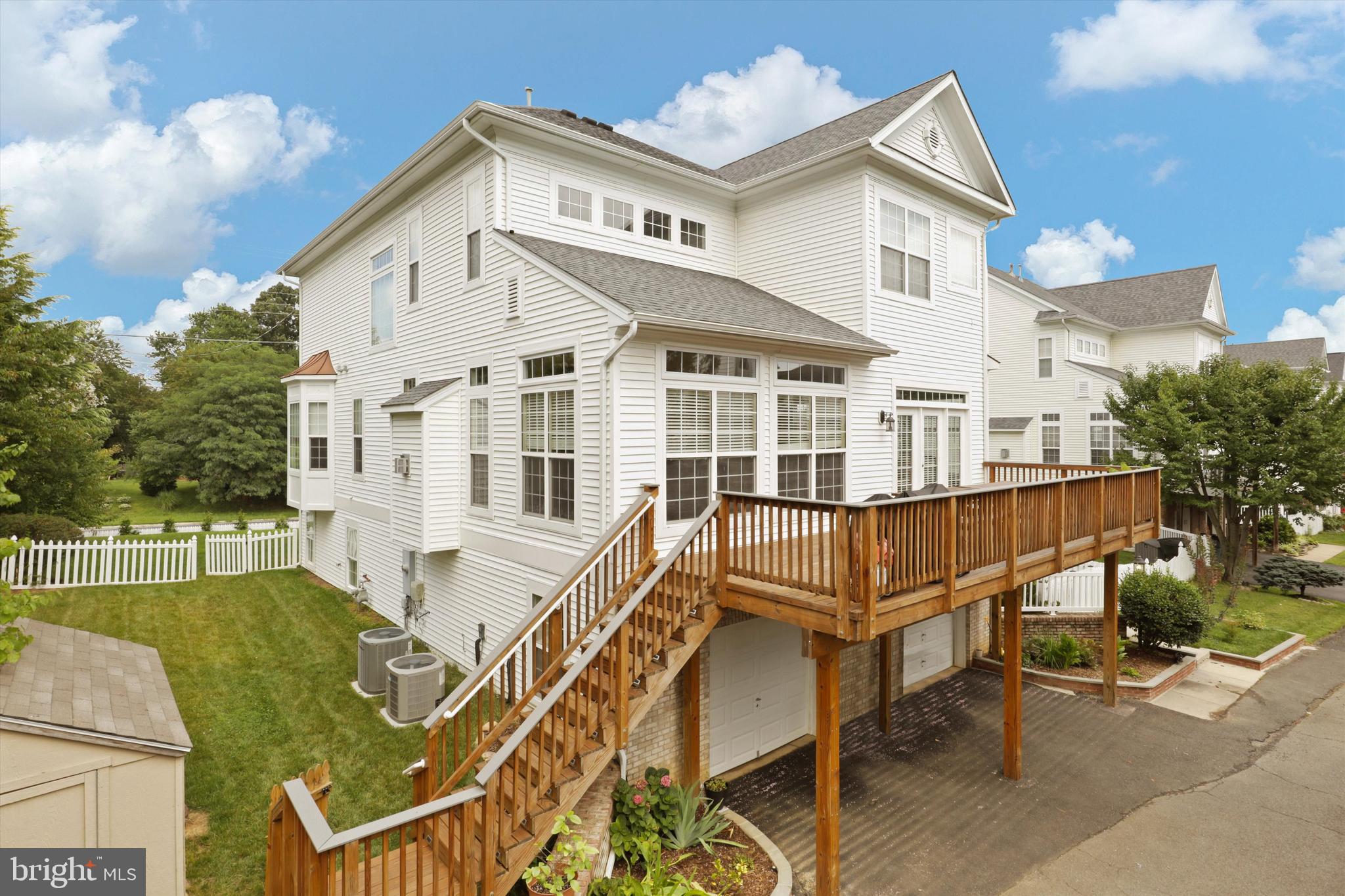 CAVANAUGH CROSSING - Residential