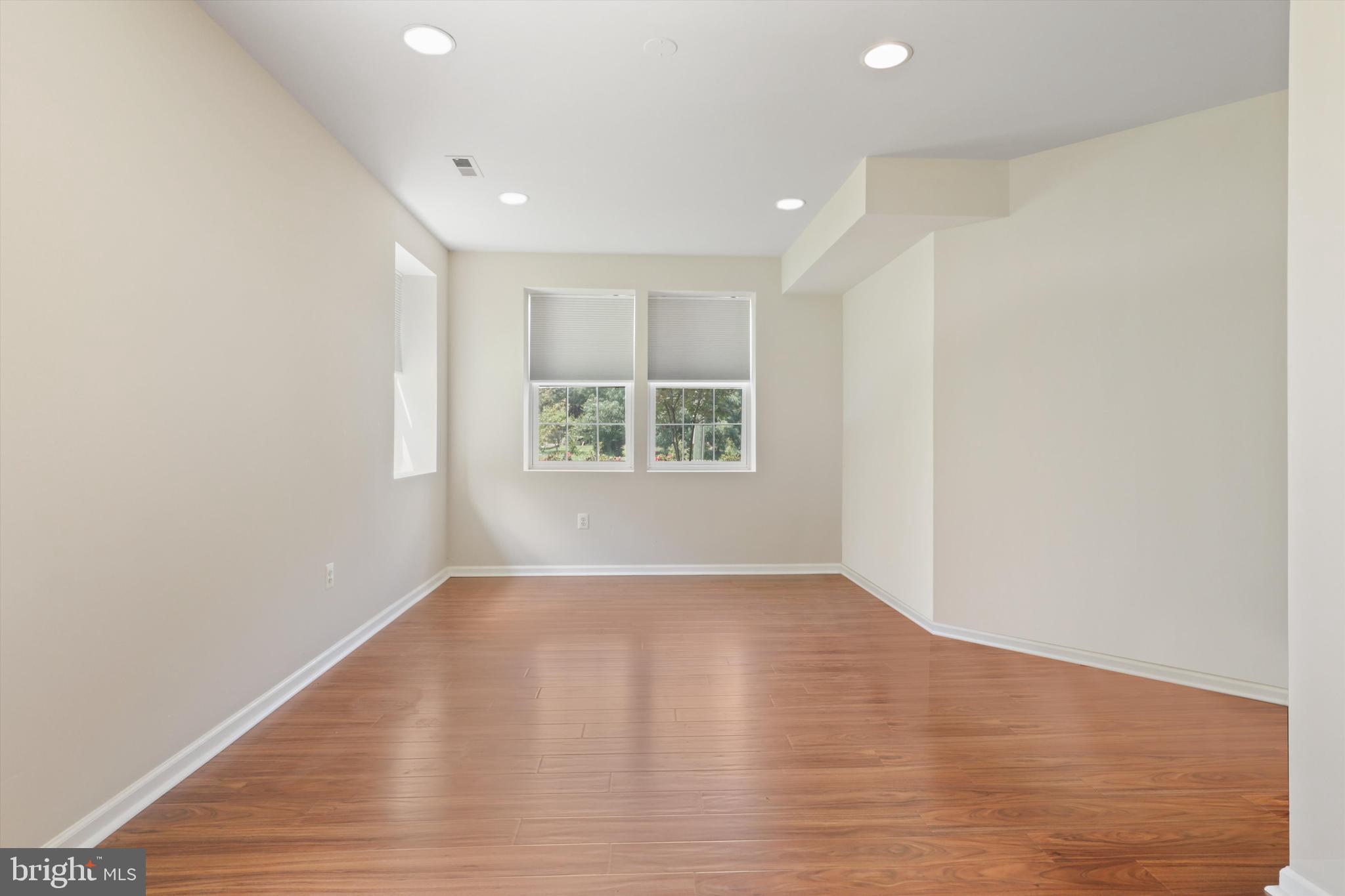 CAVANAUGH CROSSING - Residential