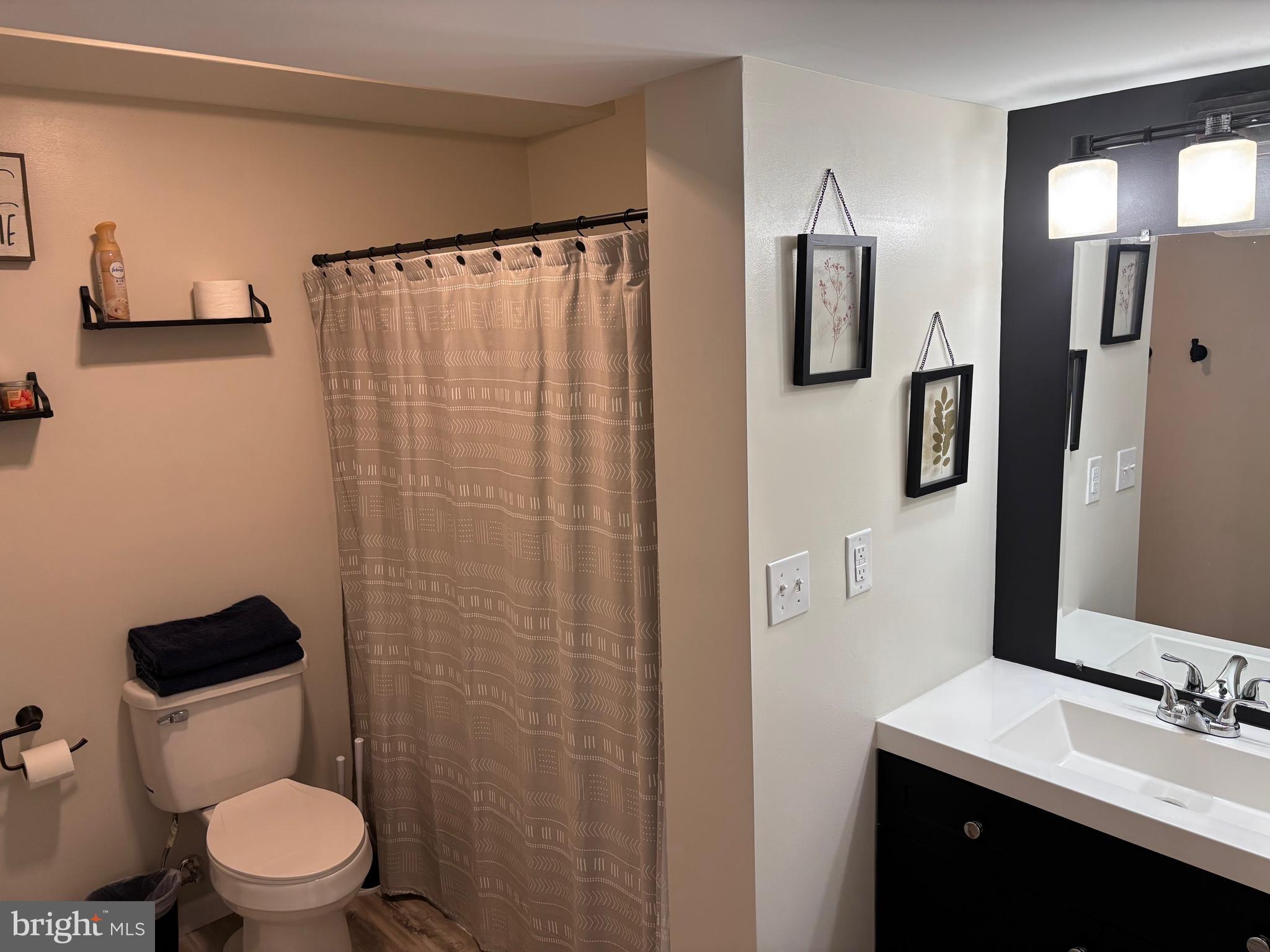 RIDGEFIELD - Residential