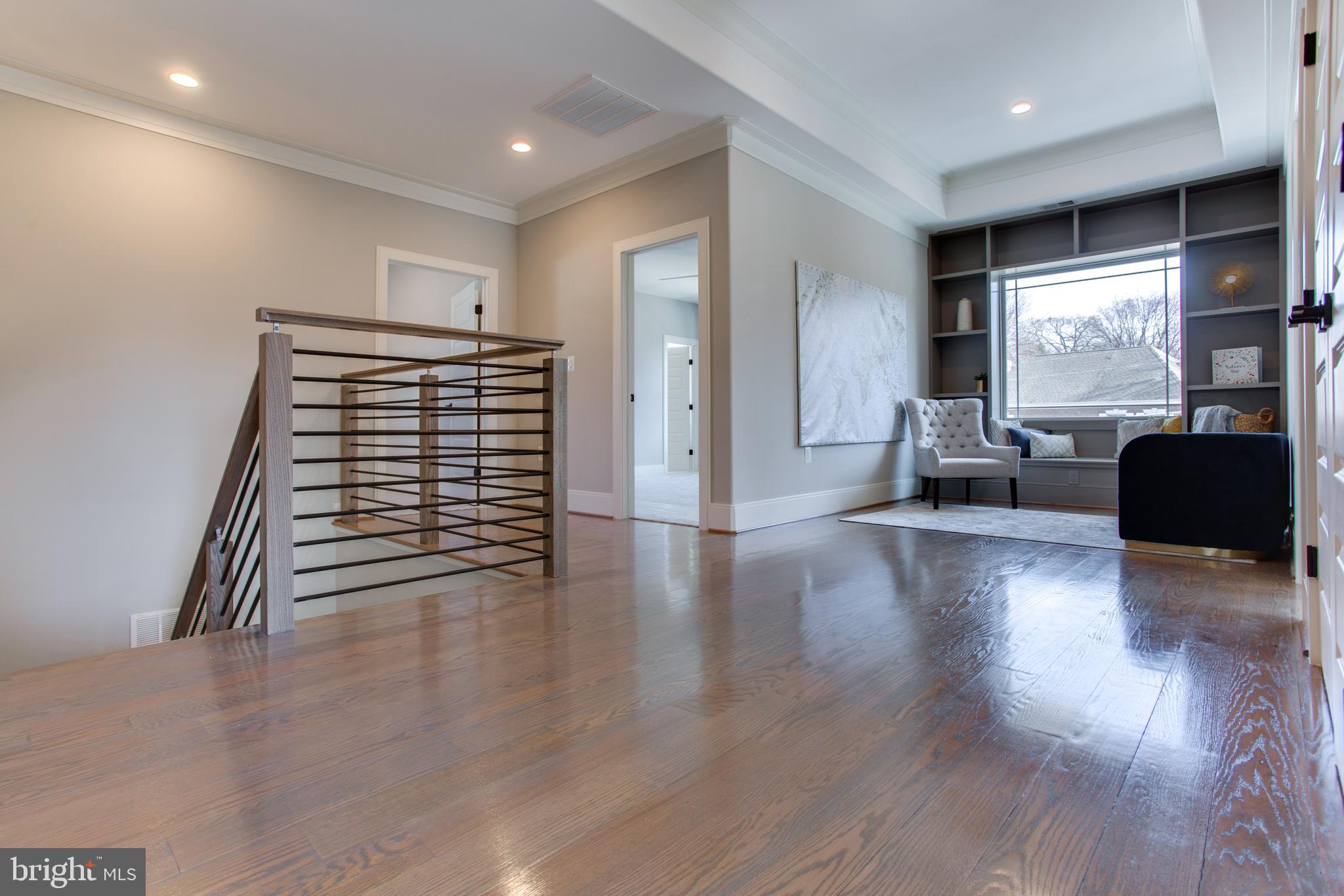 VIENNA WOODS - Residential