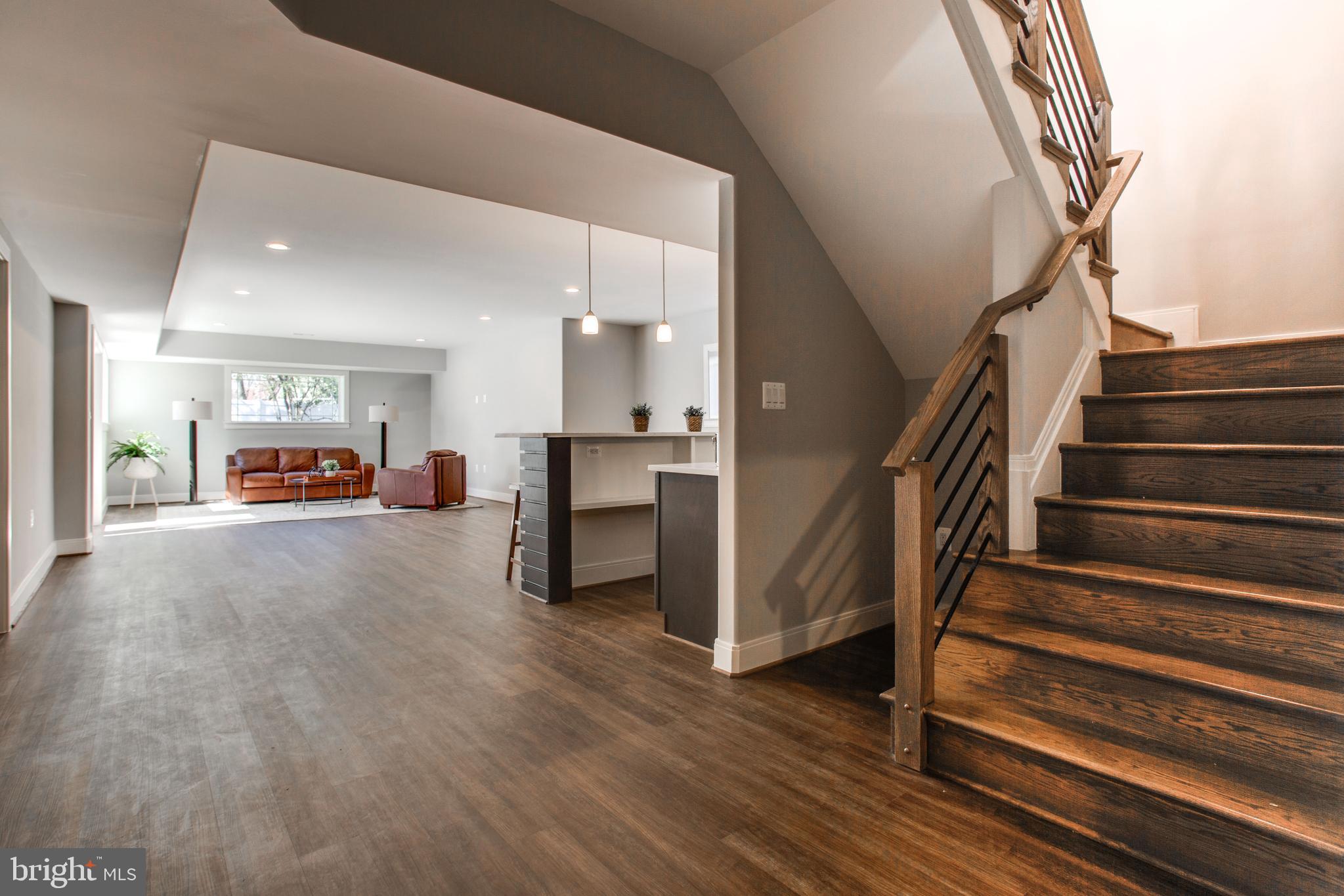 VIENNA WOODS - Residential