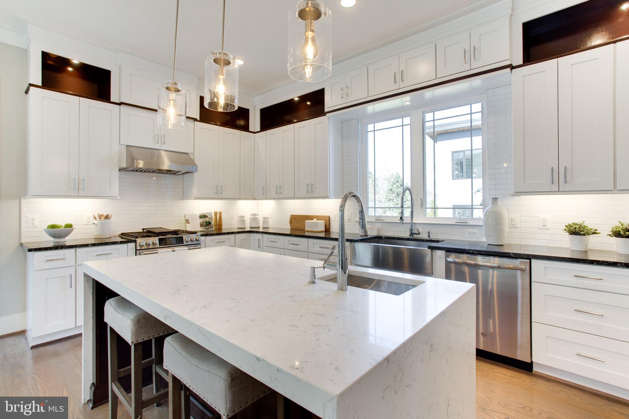 VIENNA WOODS - Residential