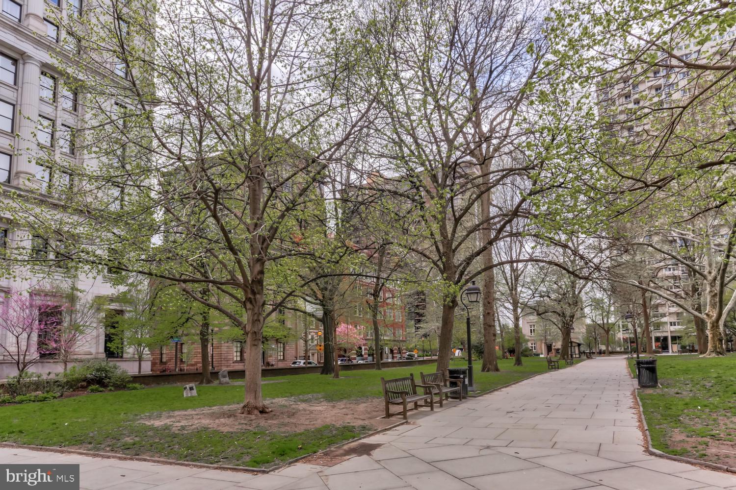 1825 SPRUCE STREET 2F