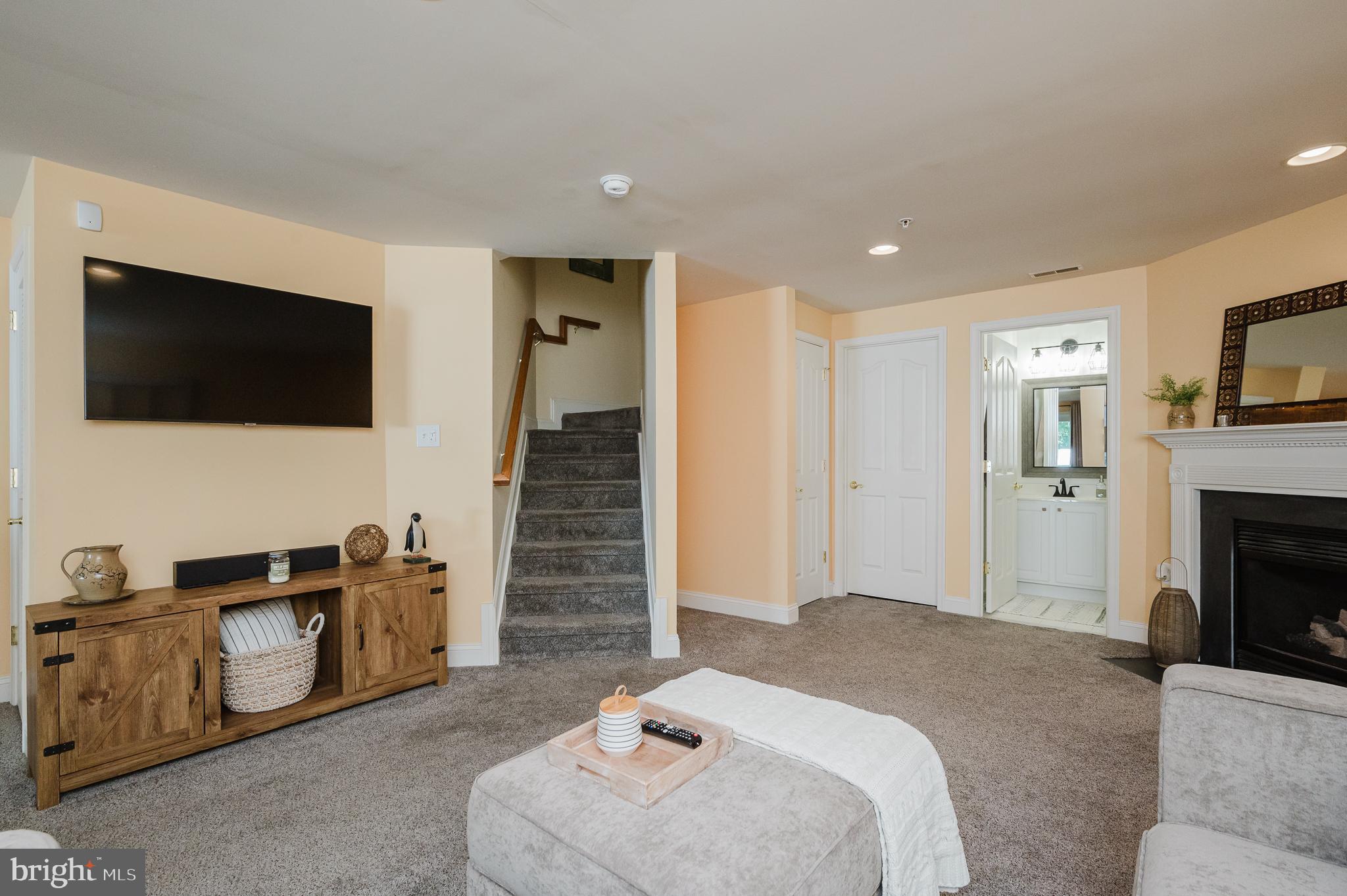 MONMOUTH MEADOWS - Residential