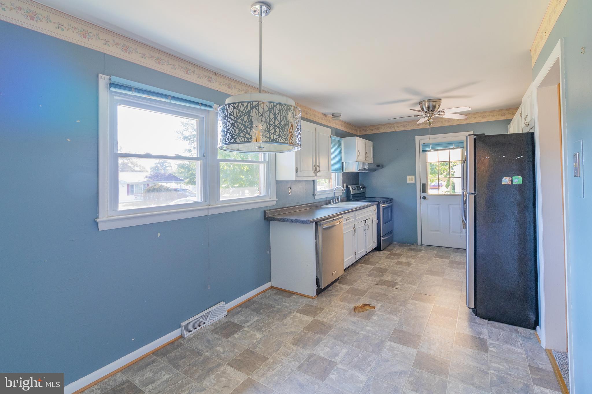 HOLLYWOOD HEIGHTS - Residential