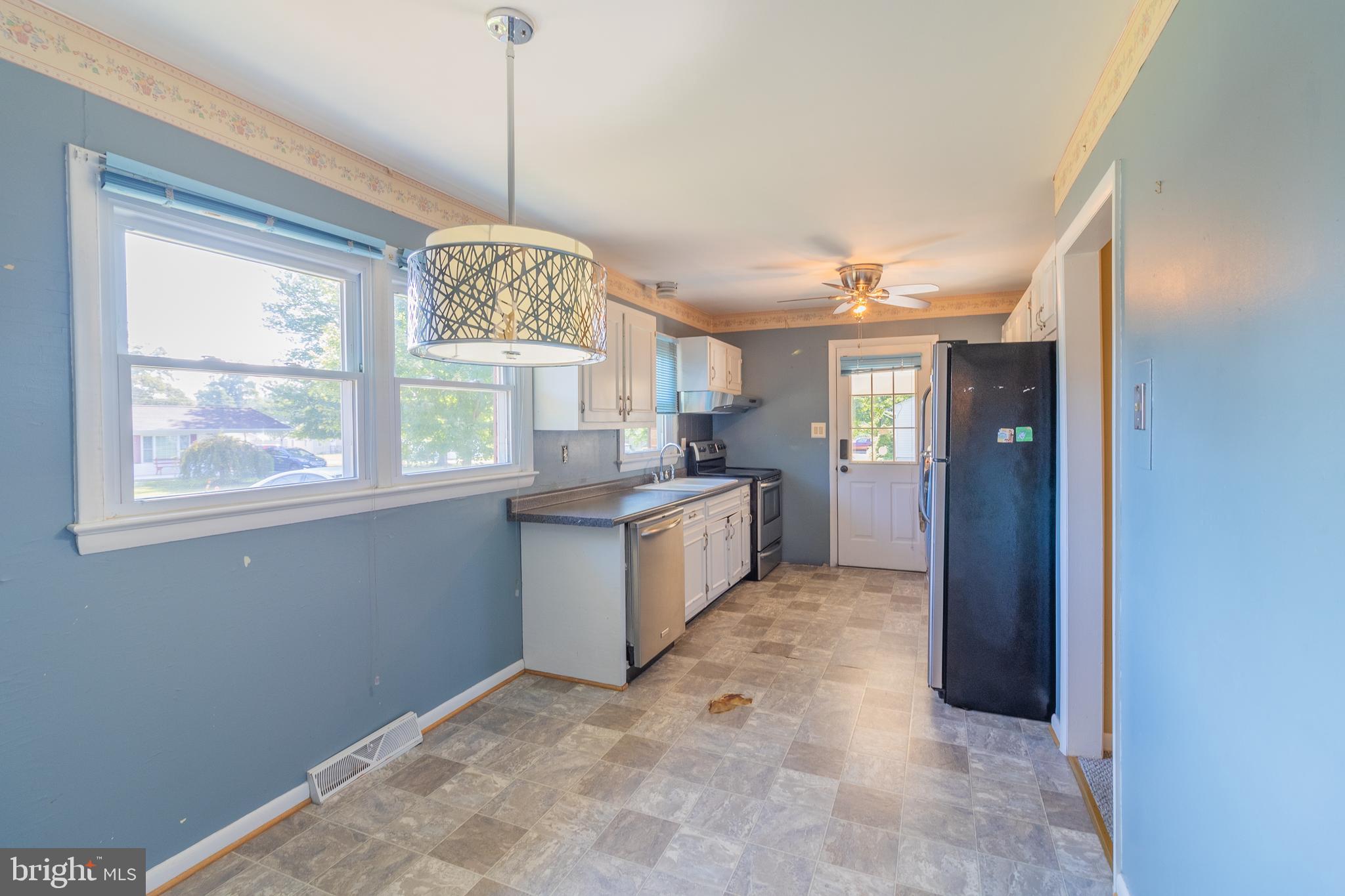 HOLLYWOOD HEIGHTS - Residential