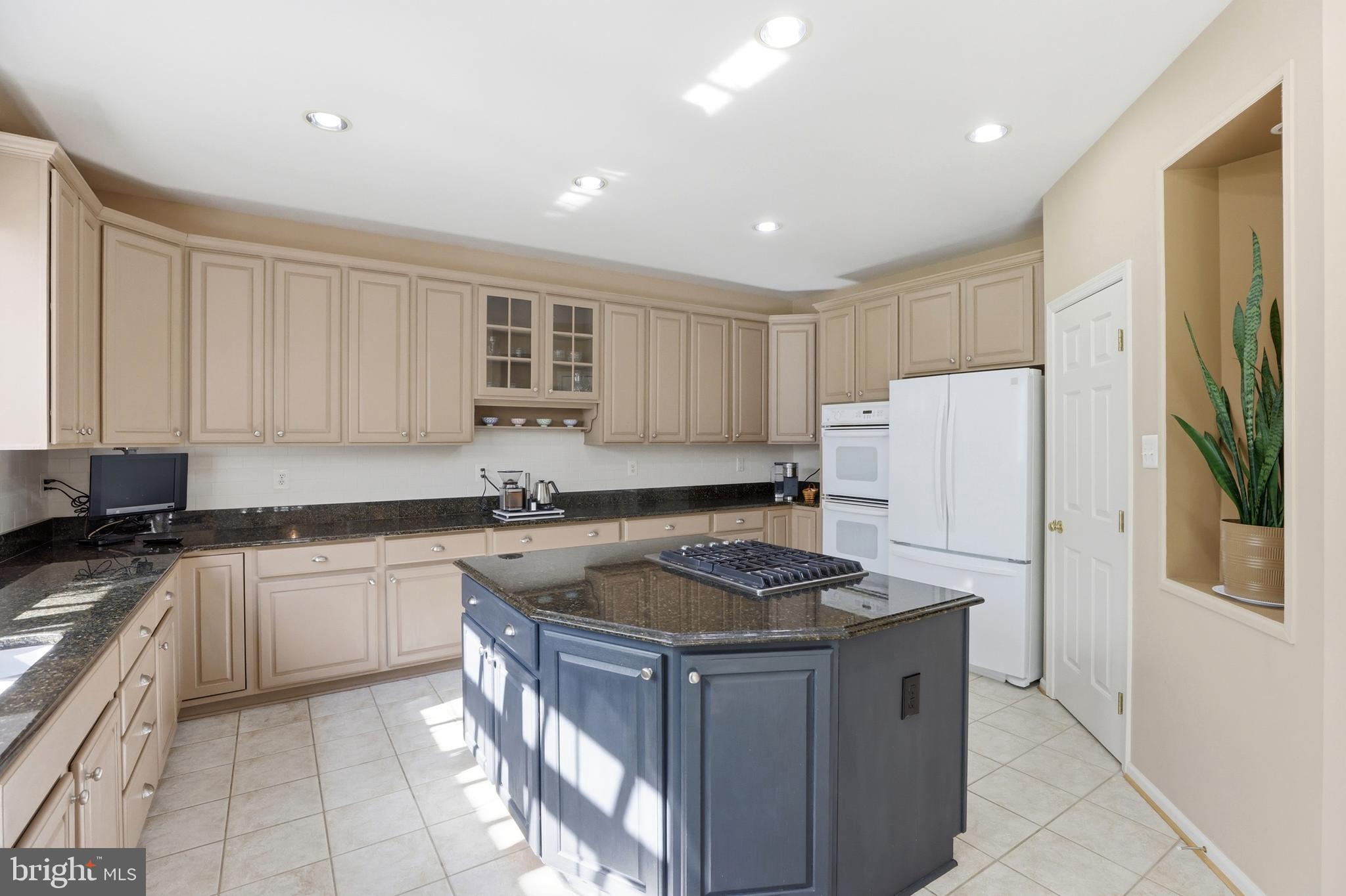 KINGS VALLEY MANOR - Residential