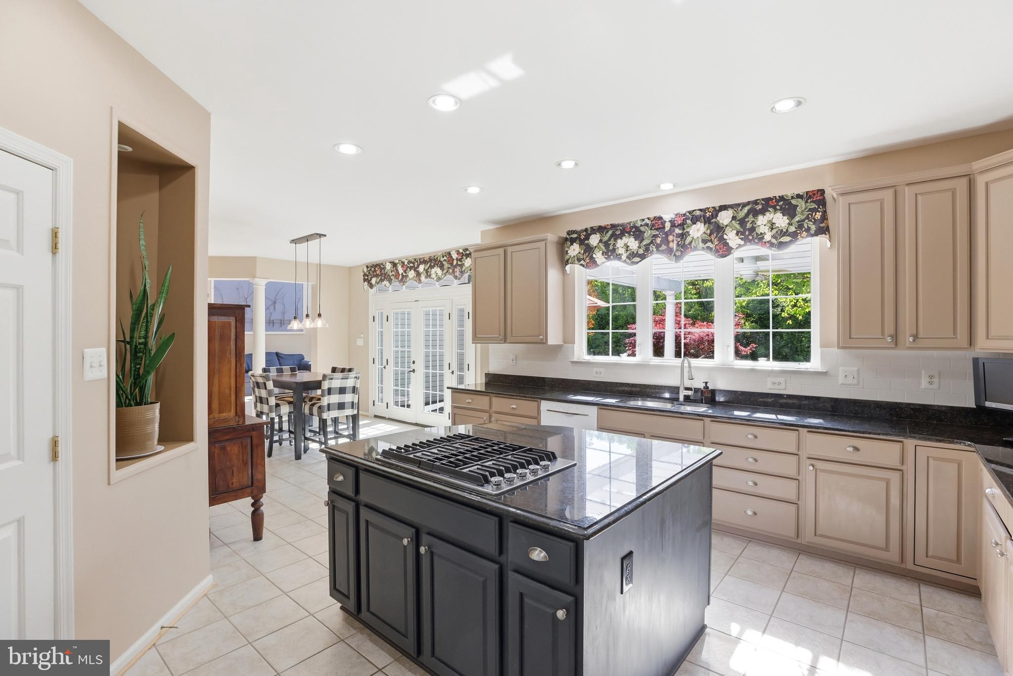KINGS VALLEY MANOR - Residential