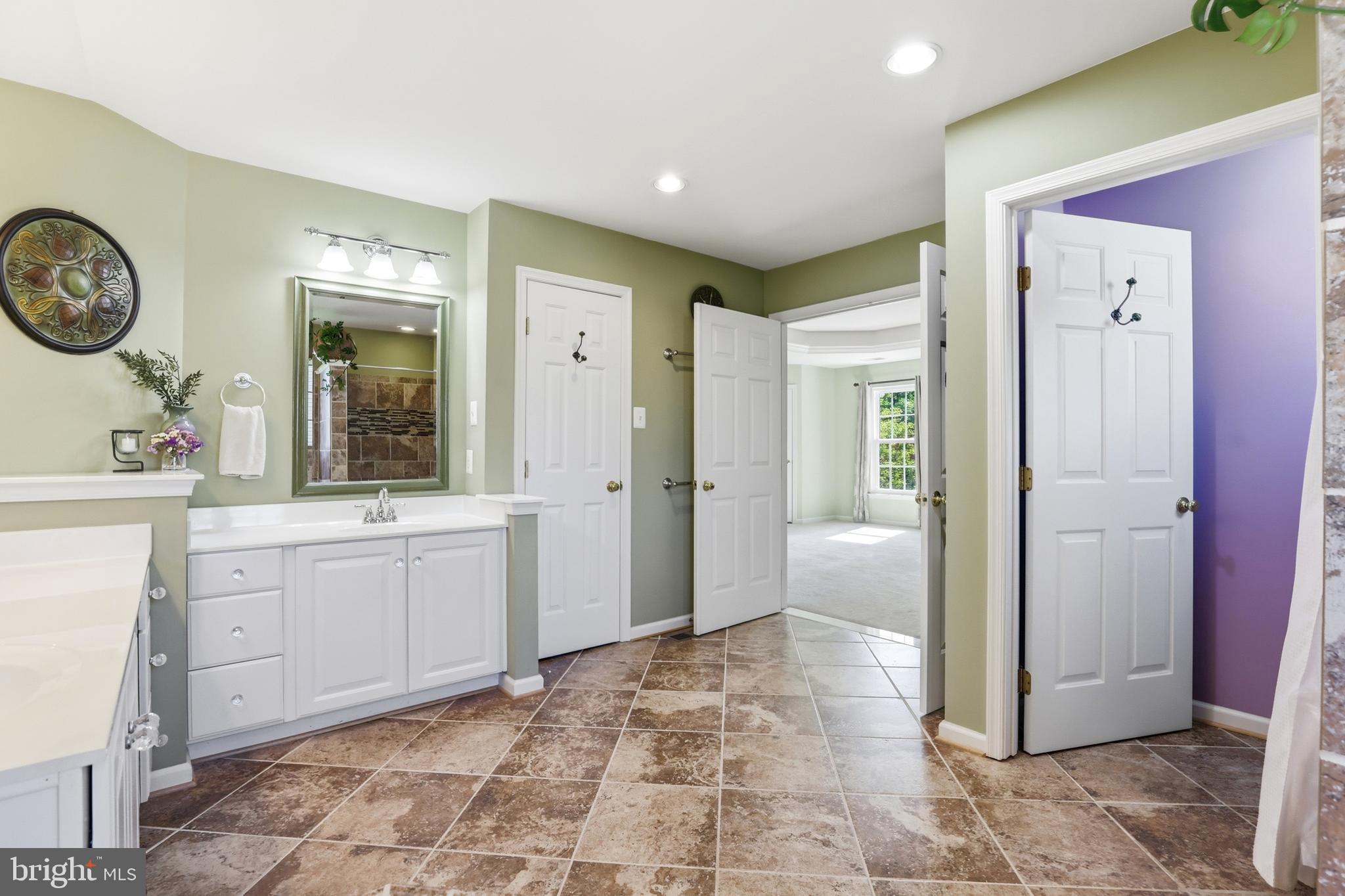 KINGS VALLEY MANOR - Residential
