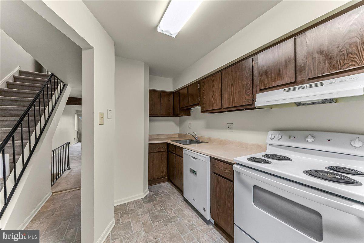 SUMMIT HOUSE - Residential