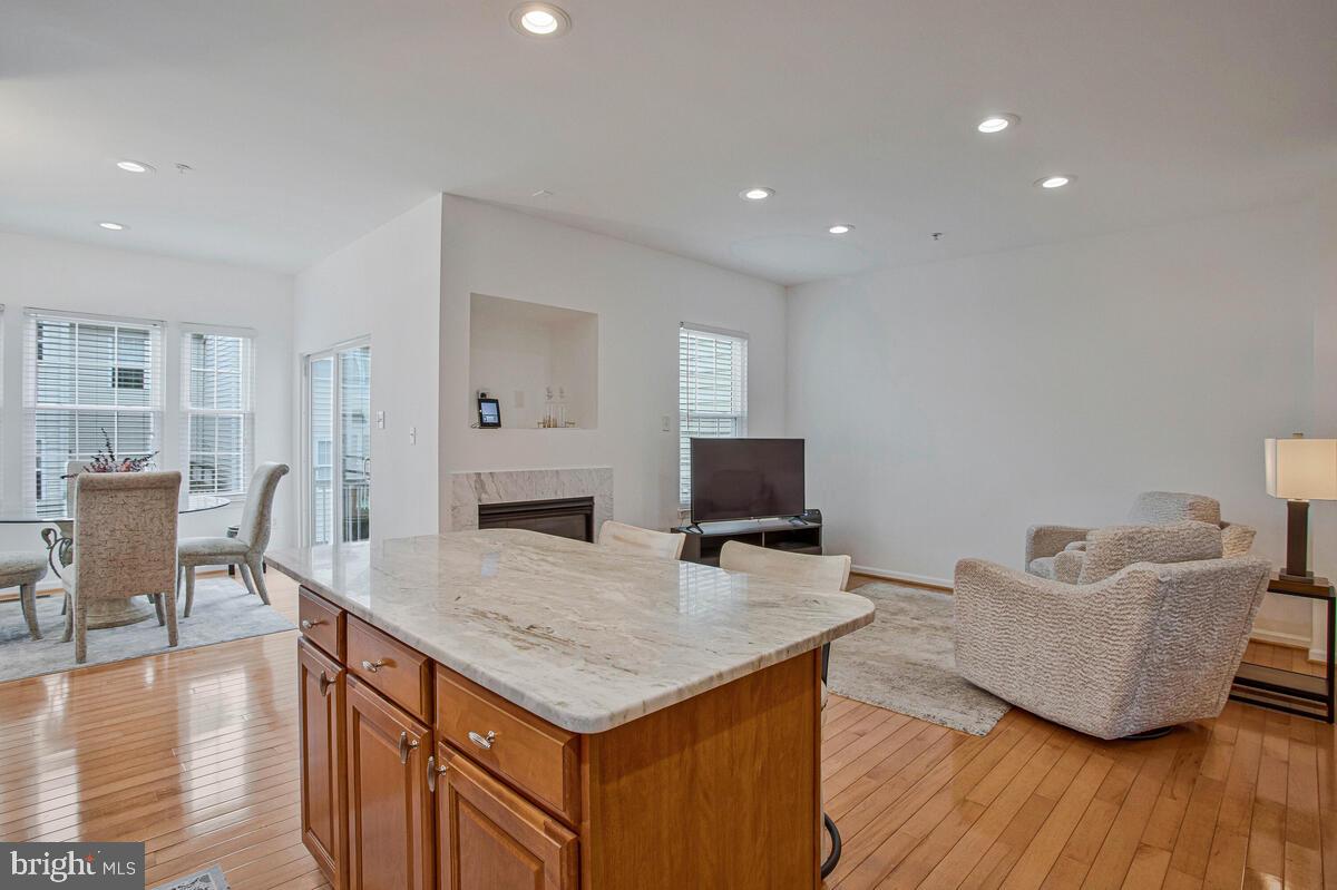 THE LANDINGS AT RIVER OAKS - Residential