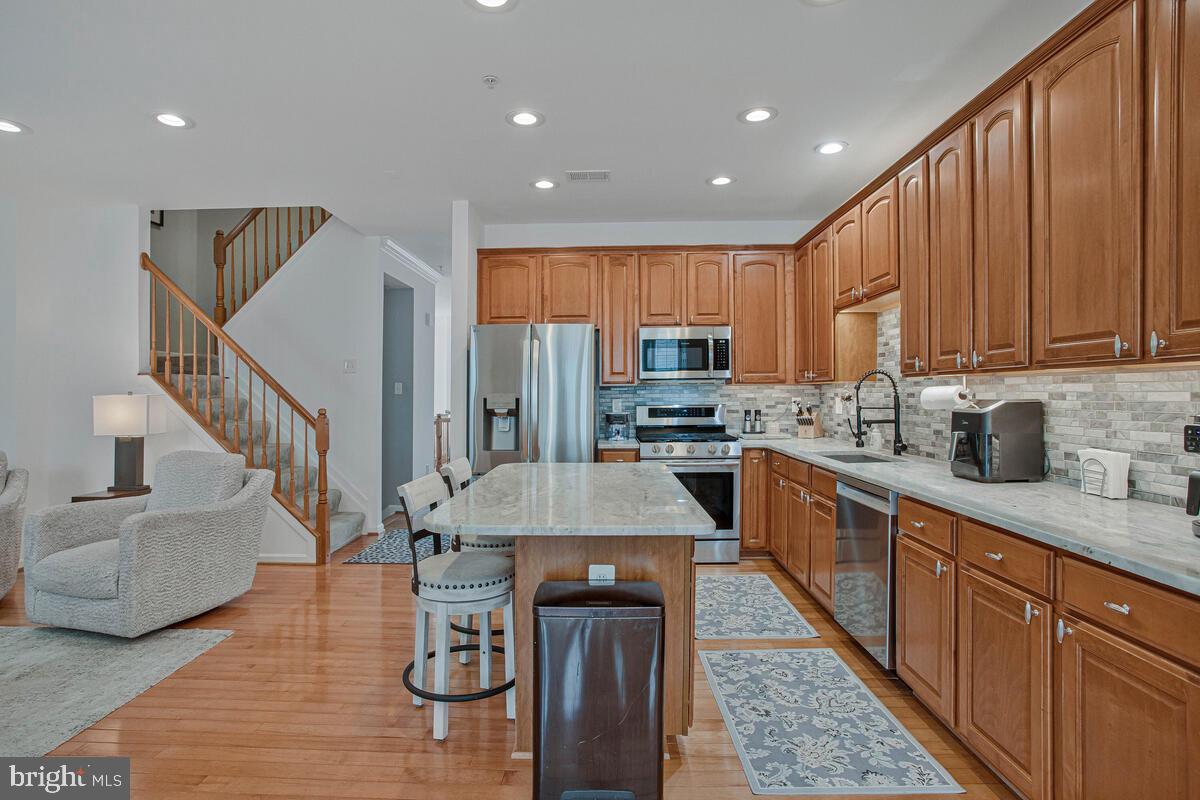 THE LANDINGS AT RIVER OAKS - Residential