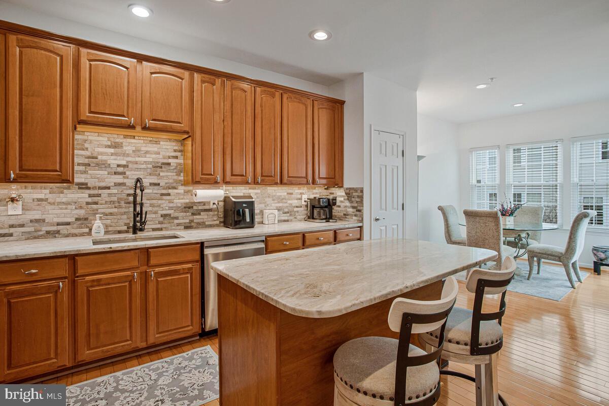 THE LANDINGS AT RIVER OAKS - Residential