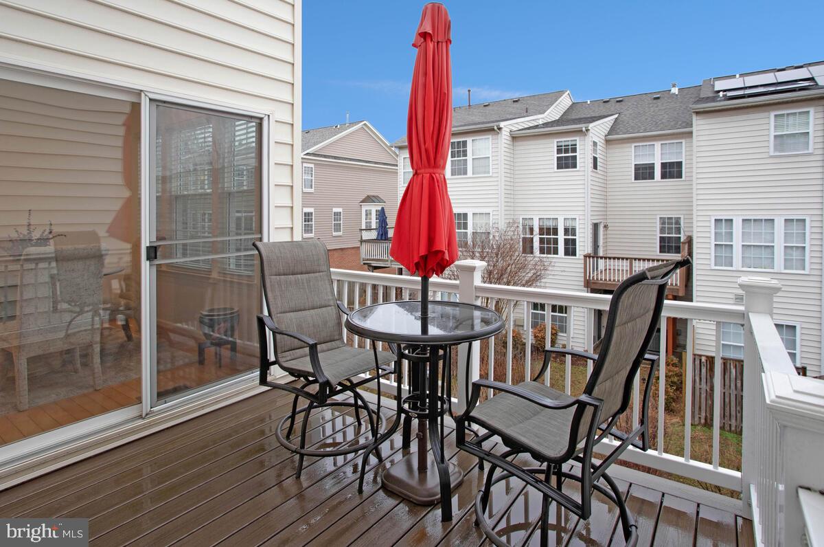 THE LANDINGS AT RIVER OAKS - Residential