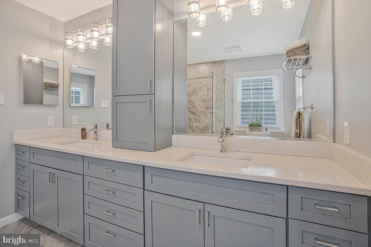 THE LANDINGS AT RIVER OAKS - Residential