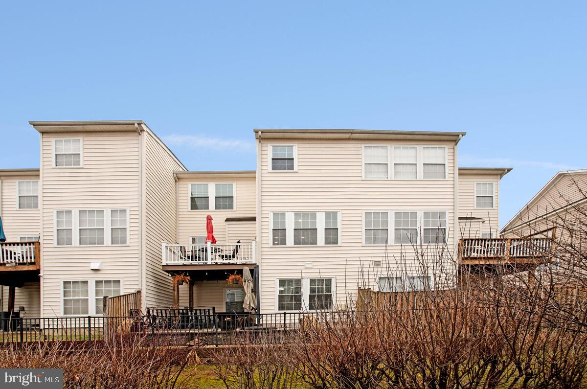 THE LANDINGS AT RIVER OAKS - Residential