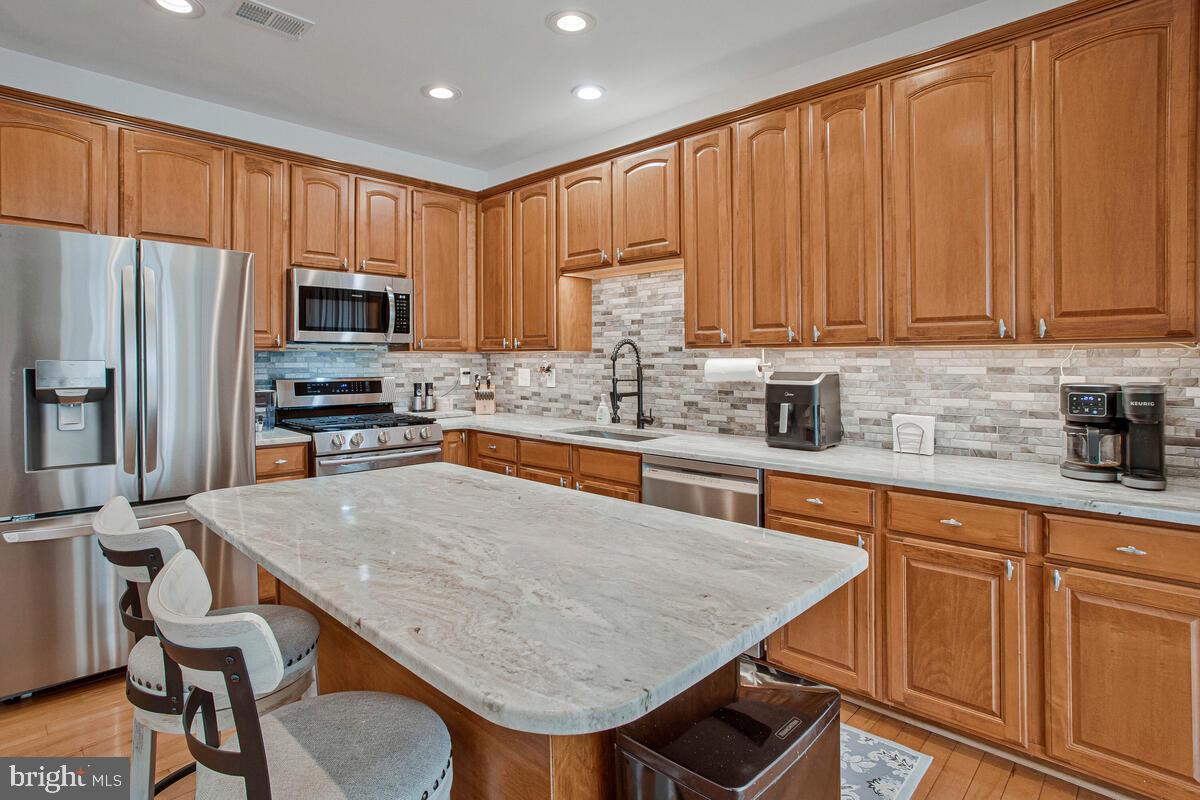 THE LANDINGS AT RIVER OAKS - Residential