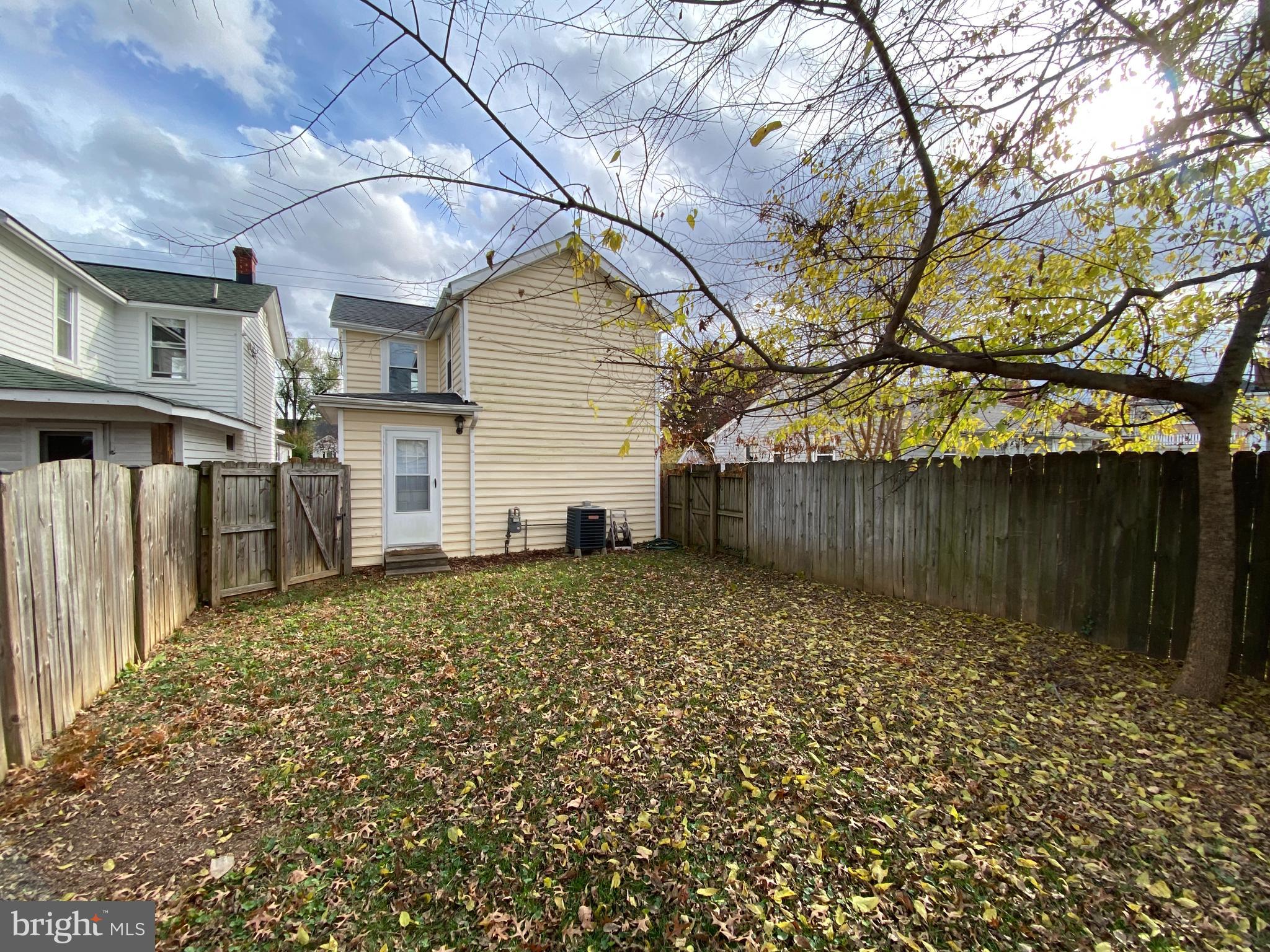 DOWNTOWN FREDERICKSBURG - Residential Lease