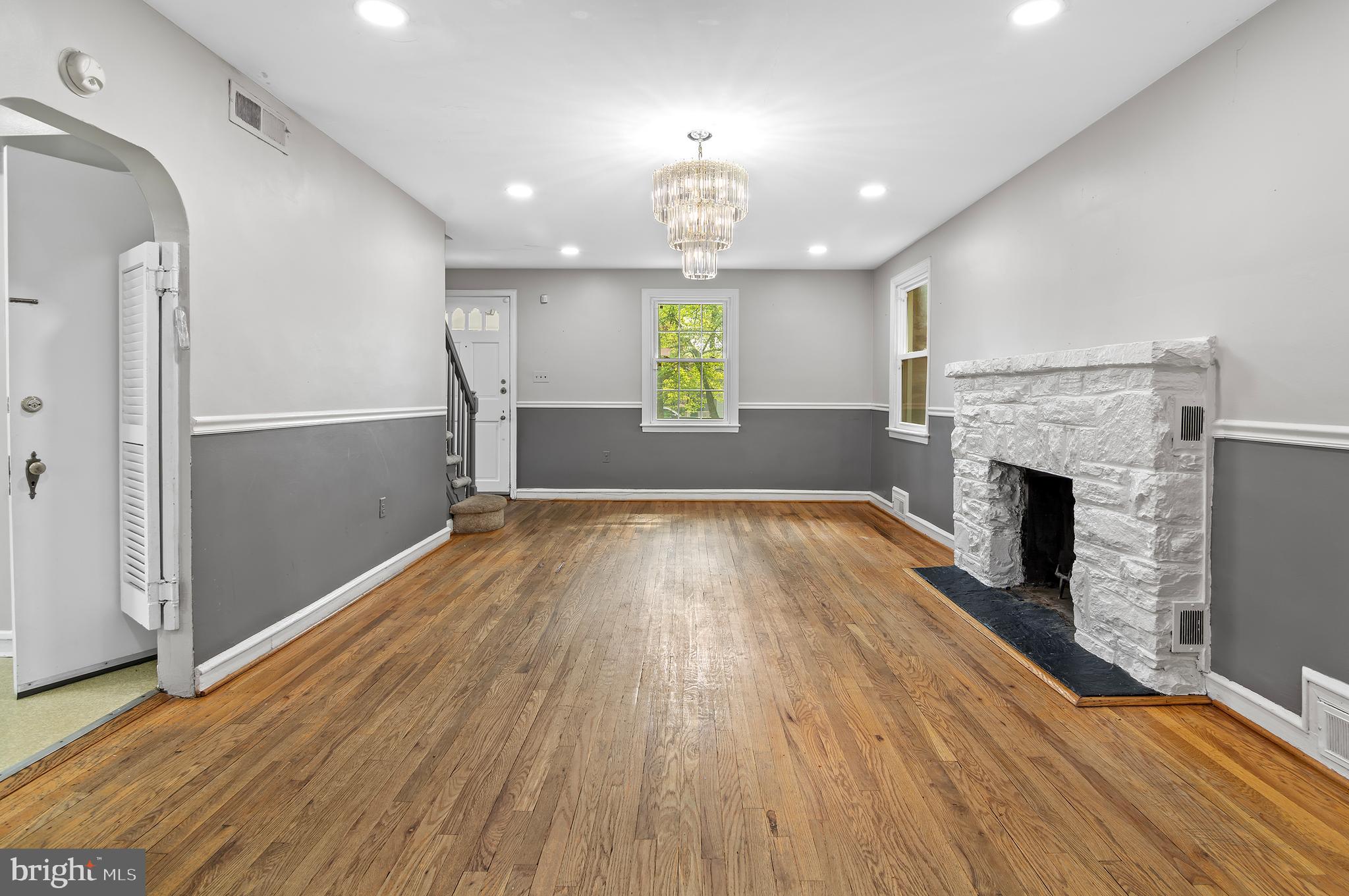 6248 WOODCREST AVENUE