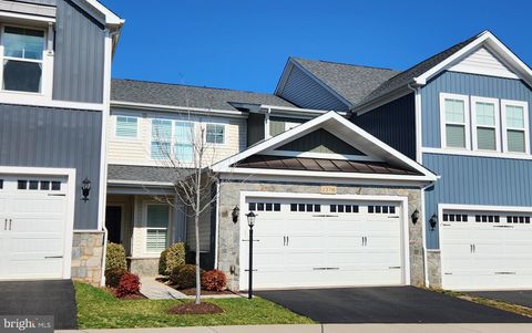 Photo of 23716 September Sun Square, ASHBURN, VA 20148 (MLS # VALO2117684)