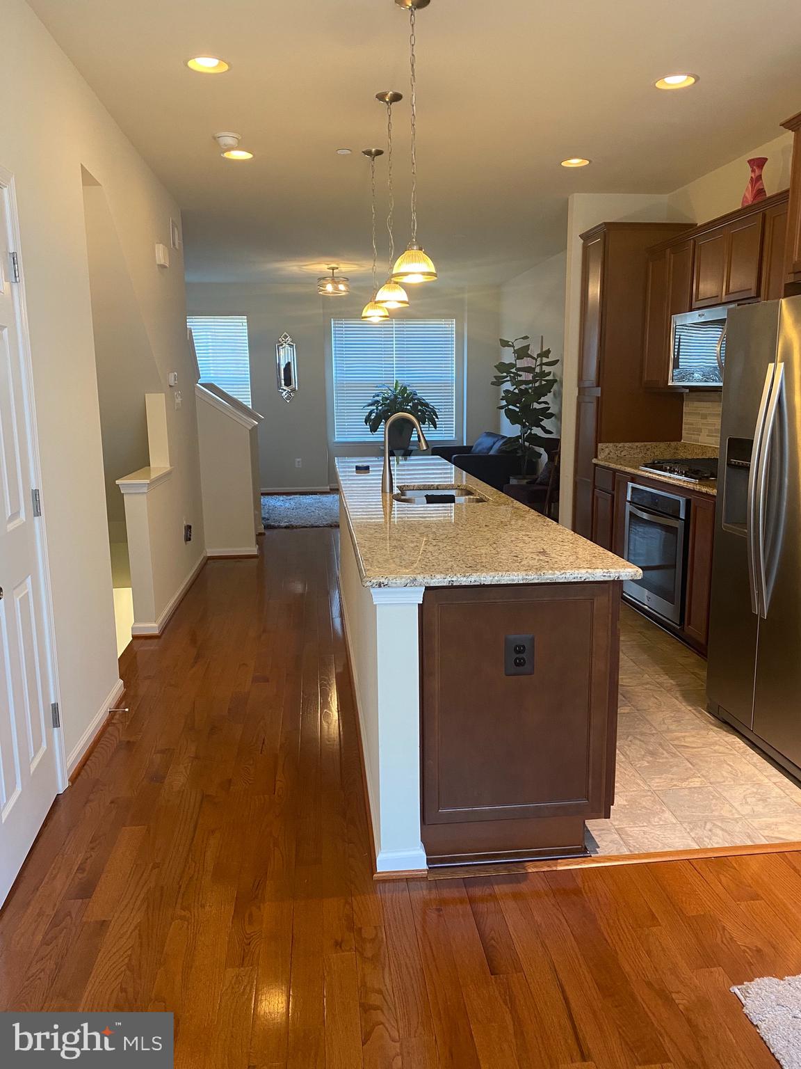 7225 BARRBERRY LN.