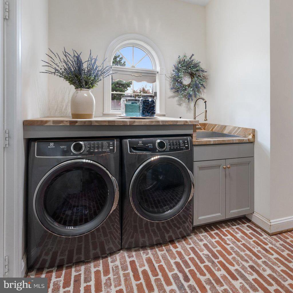 SADDLE RIDGE FARMS - Residential