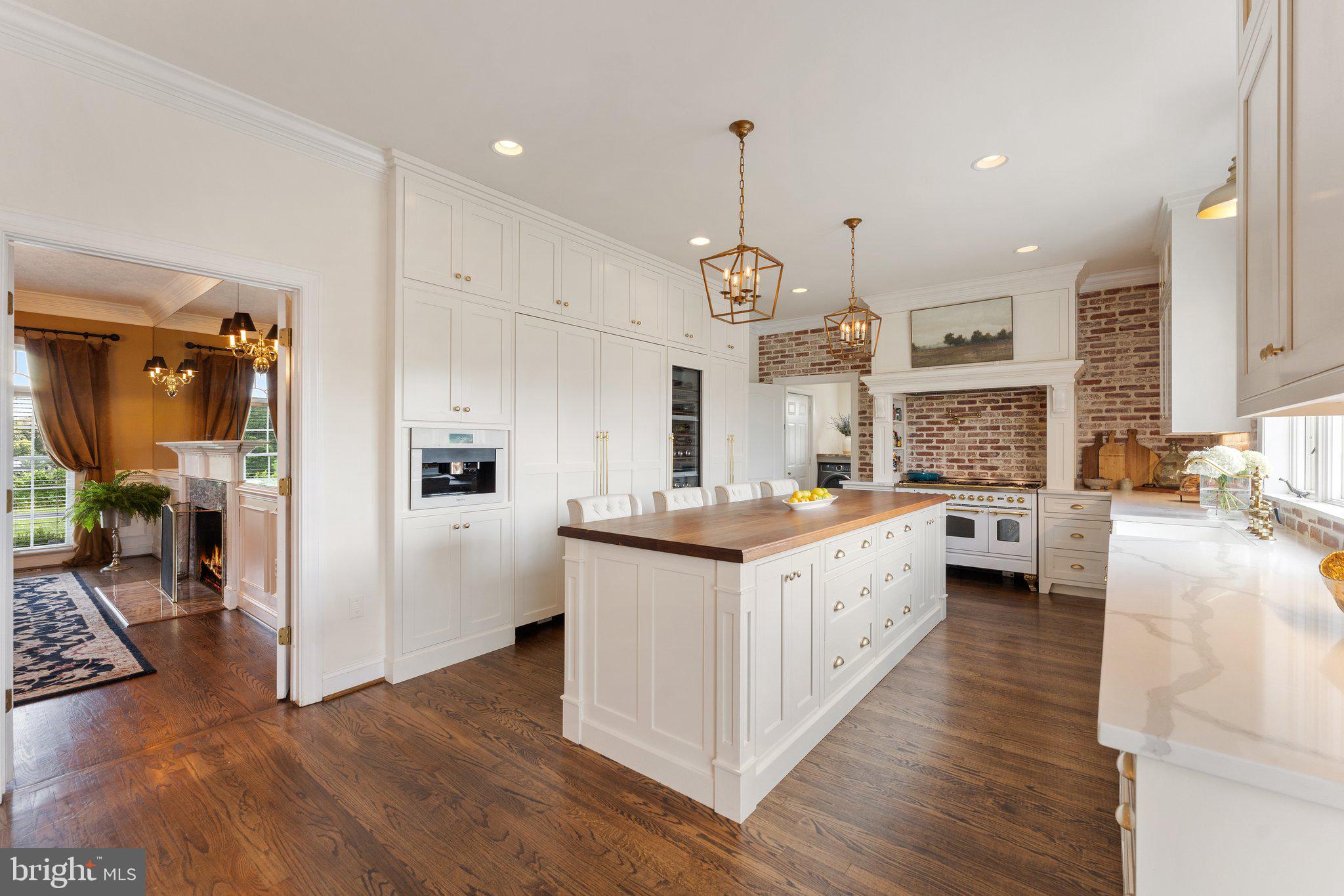 SADDLE RIDGE FARMS - Residential