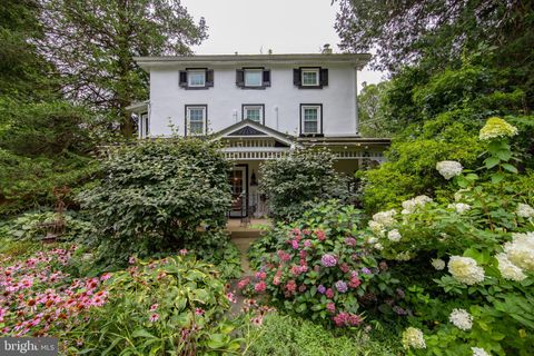 4 SEMINARY ROAD GLENMOORE PA 19343