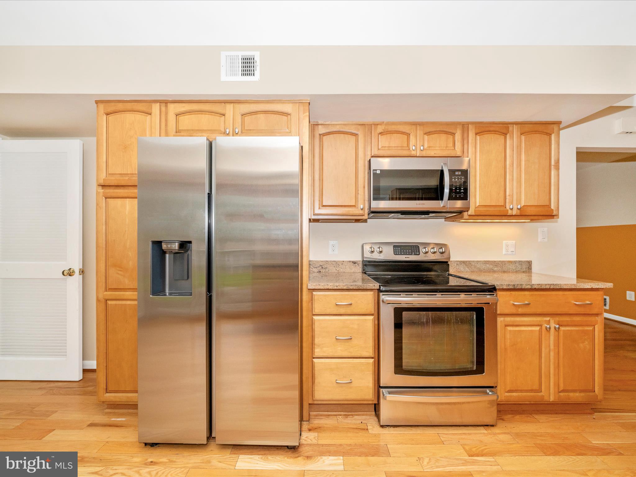 BROOKVILLE KNOLLS - Residential Lease