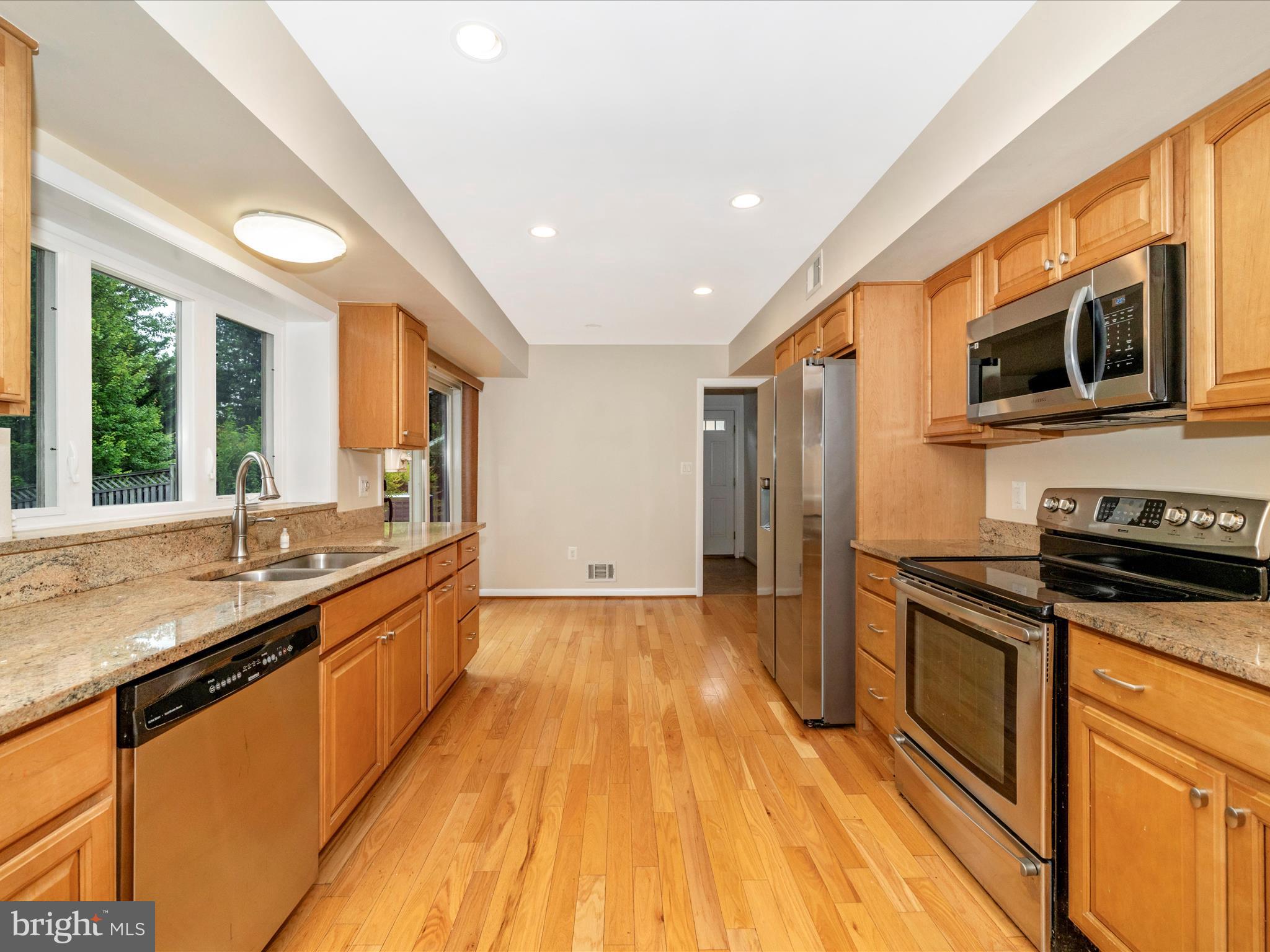 BROOKVILLE KNOLLS - Residential Lease