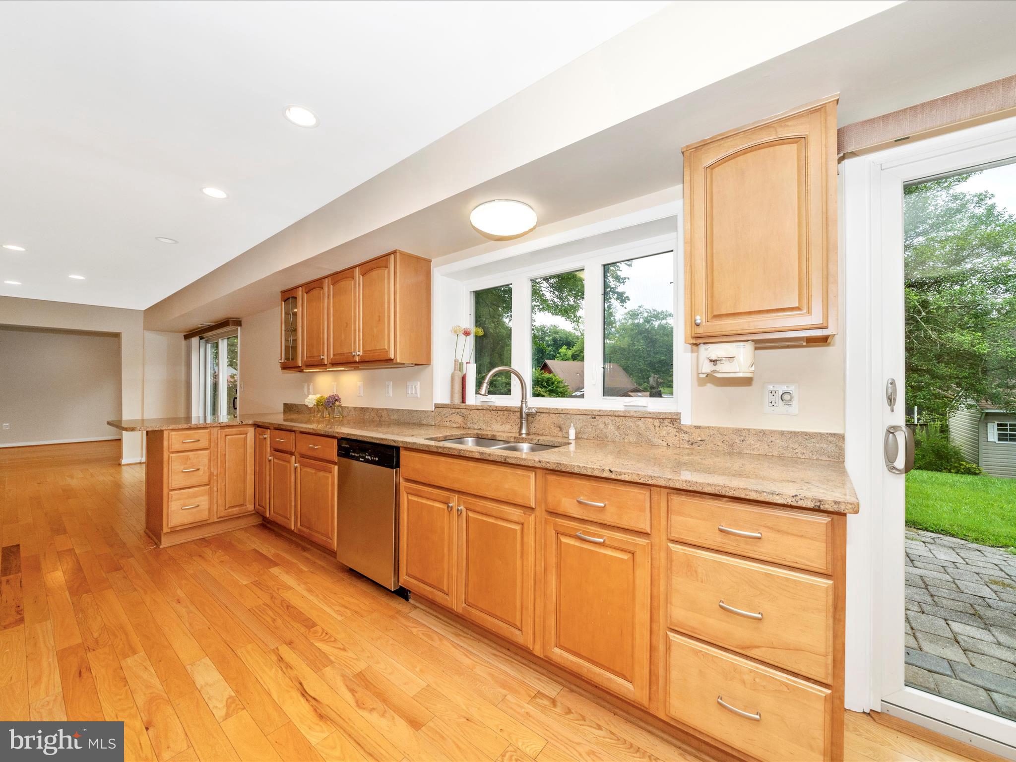 BROOKVILLE KNOLLS - Residential Lease