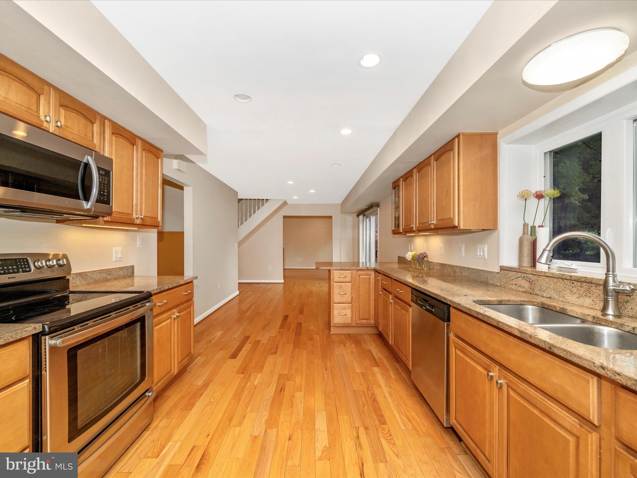 BROOKVILLE KNOLLS - Residential Lease