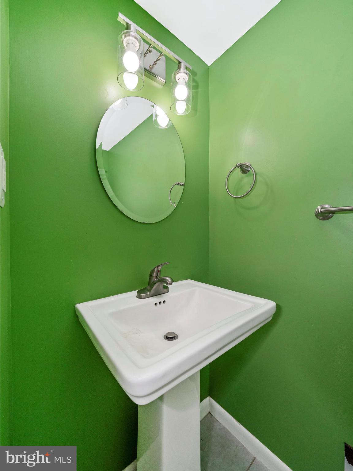 BROOKVILLE KNOLLS - Residential Lease