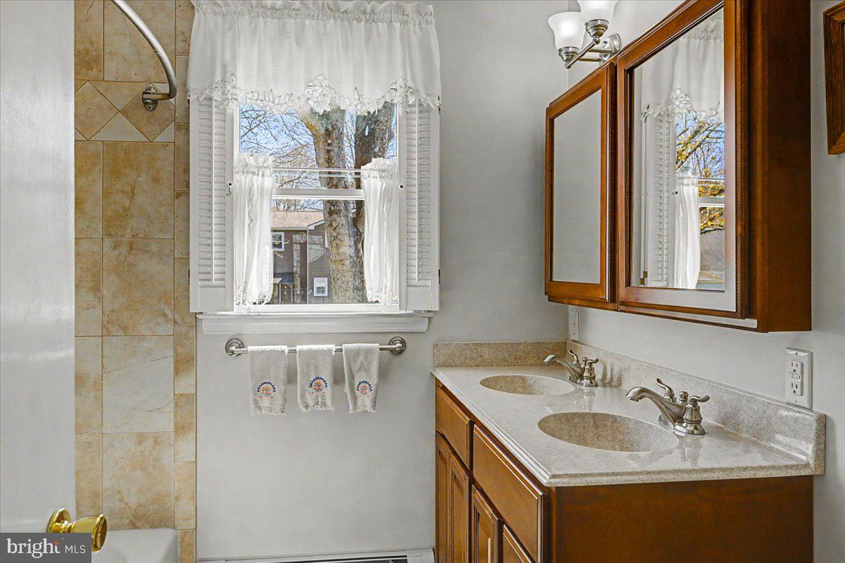 DOYLESTOWN BORO - Residential