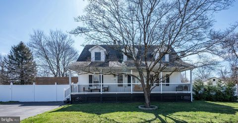 Photo of 34 Oakford Avenue, NEW EGYPT, NJ 08533 (MLS # NJOC2041624)