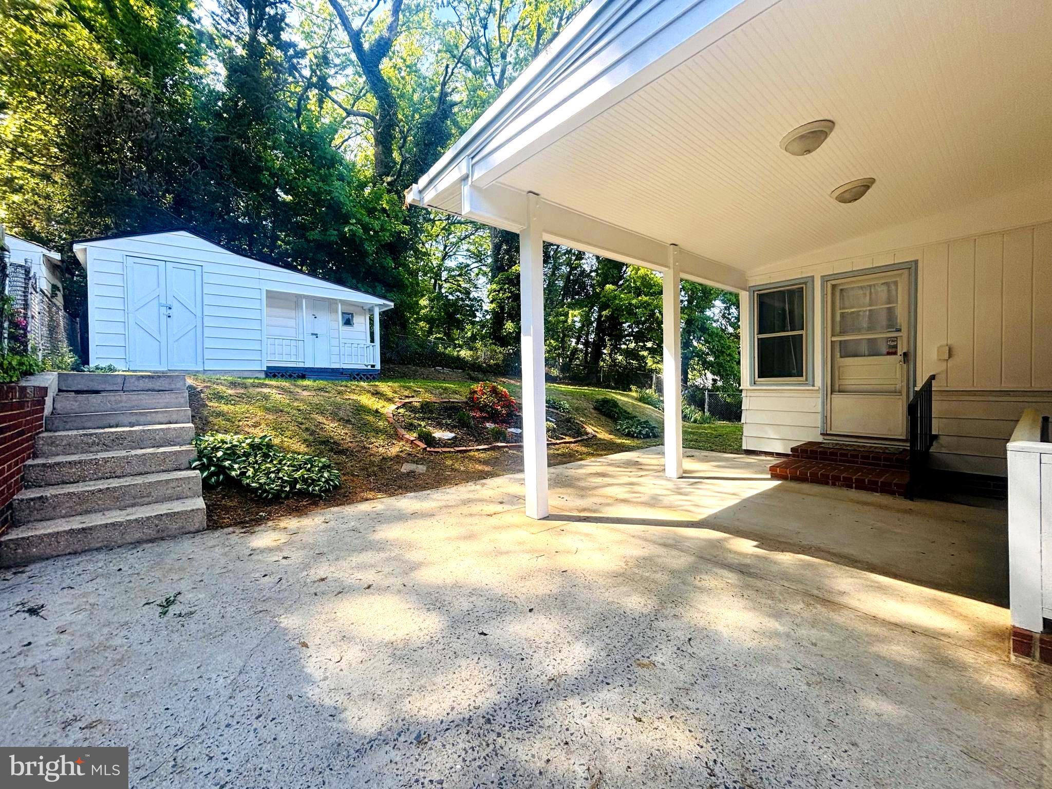 LANDOVER HILLS - Residential