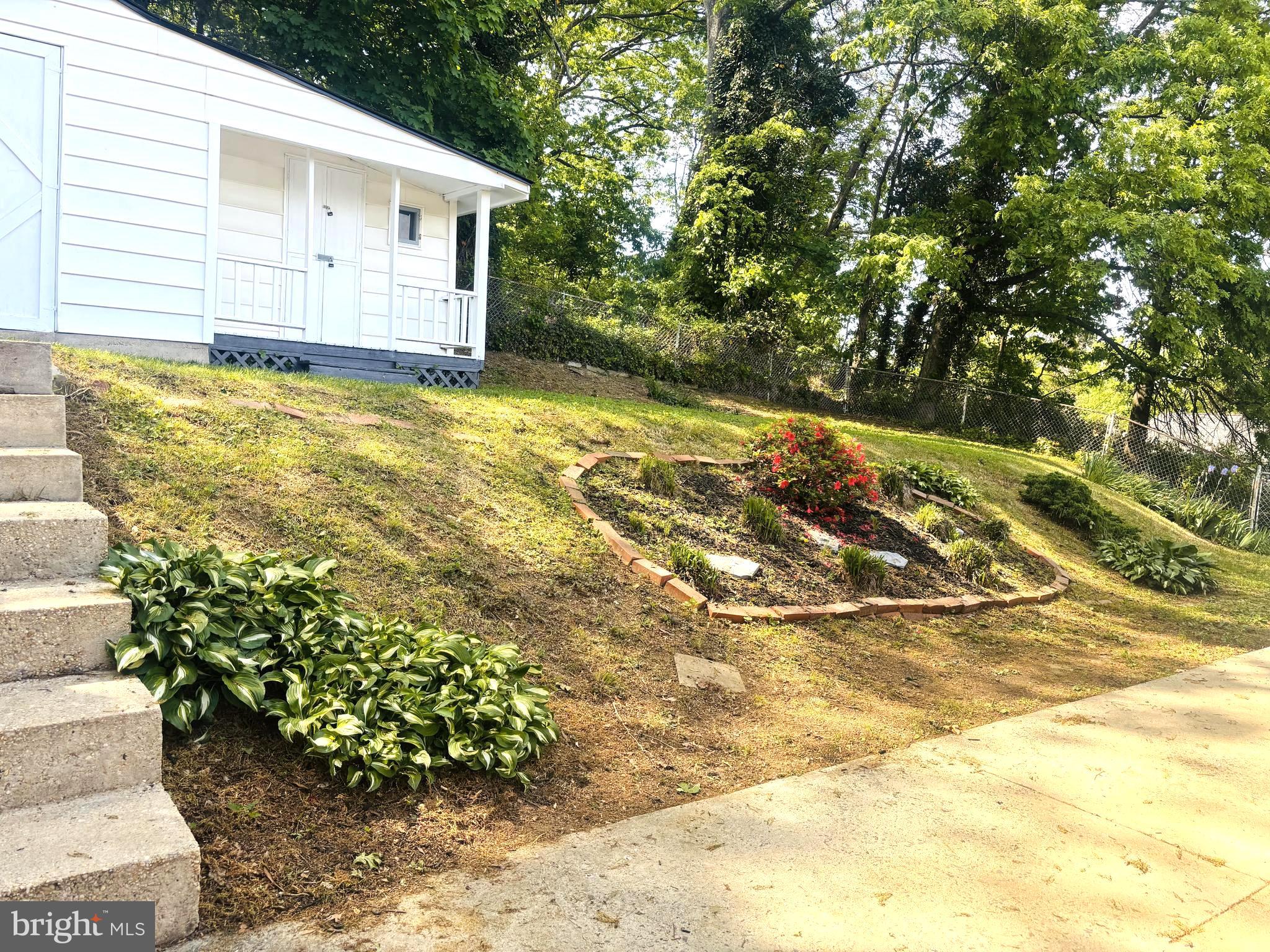 LANDOVER HILLS - Residential