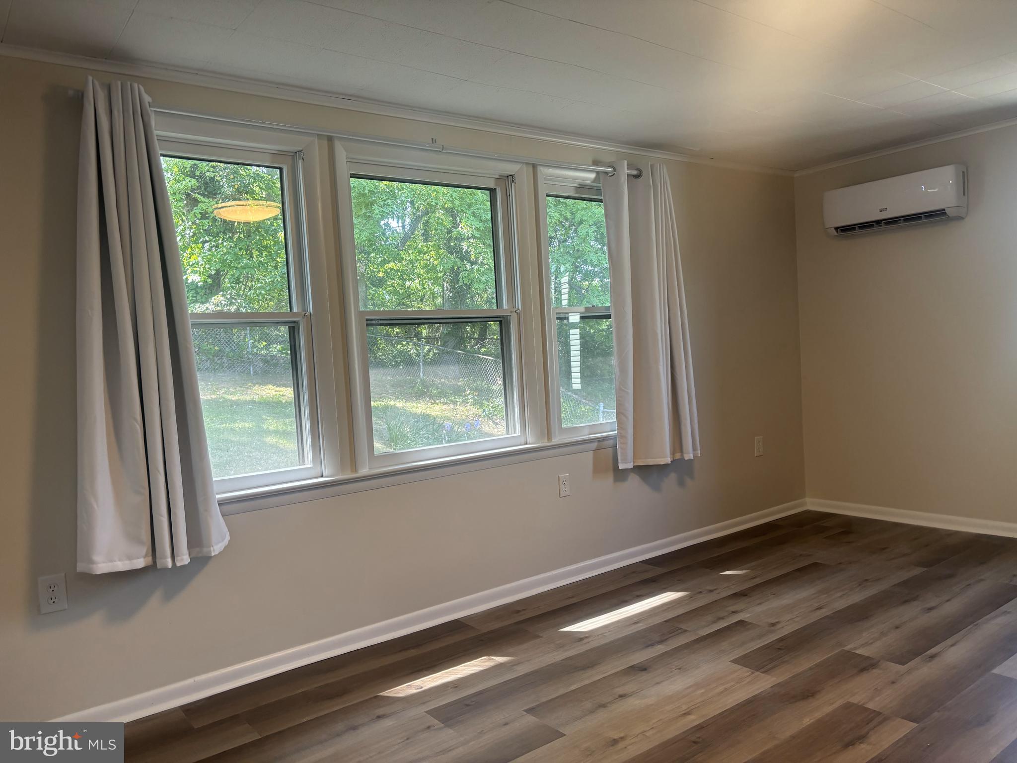 LANDOVER HILLS - Residential