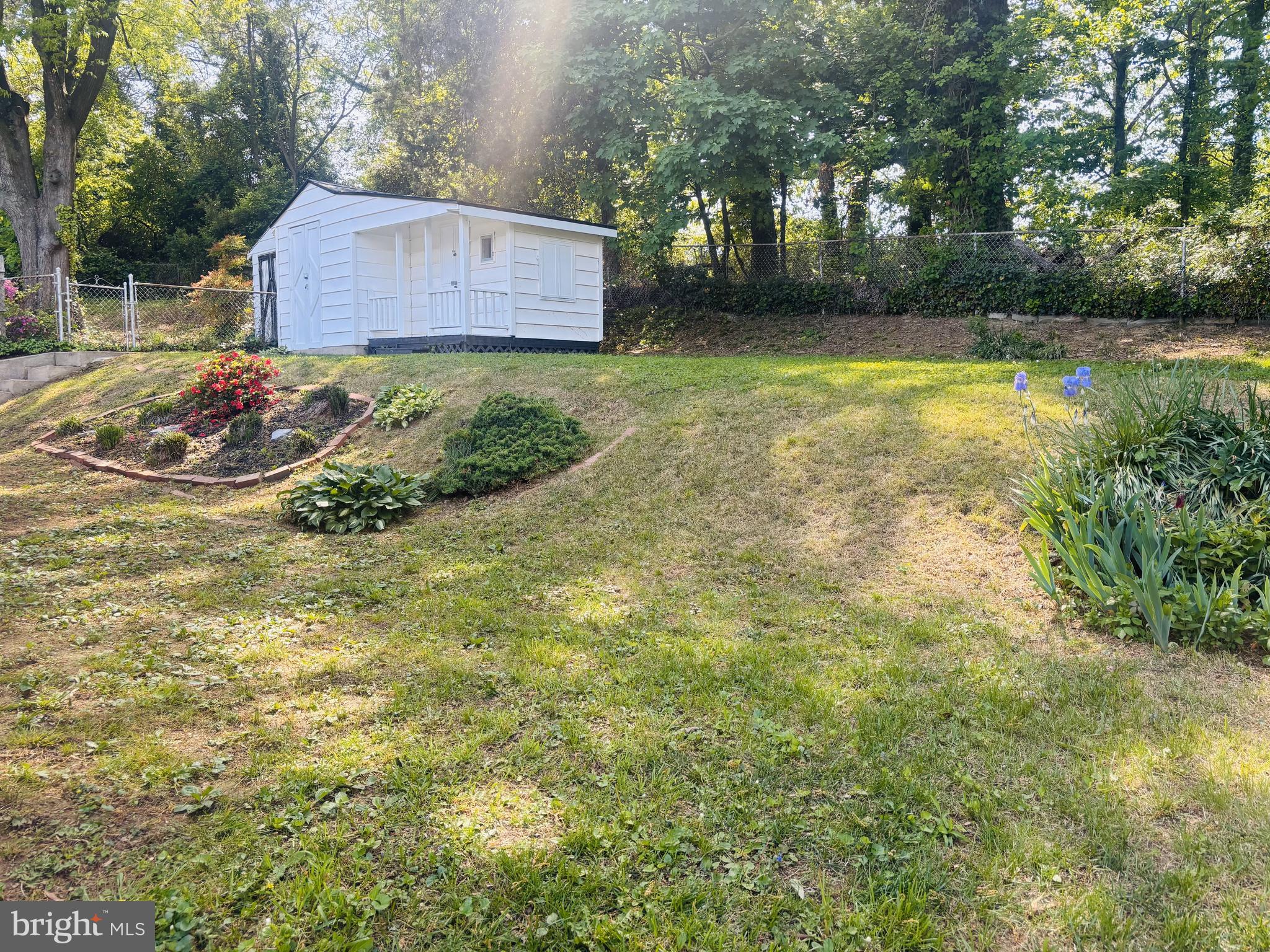 LANDOVER HILLS - Residential