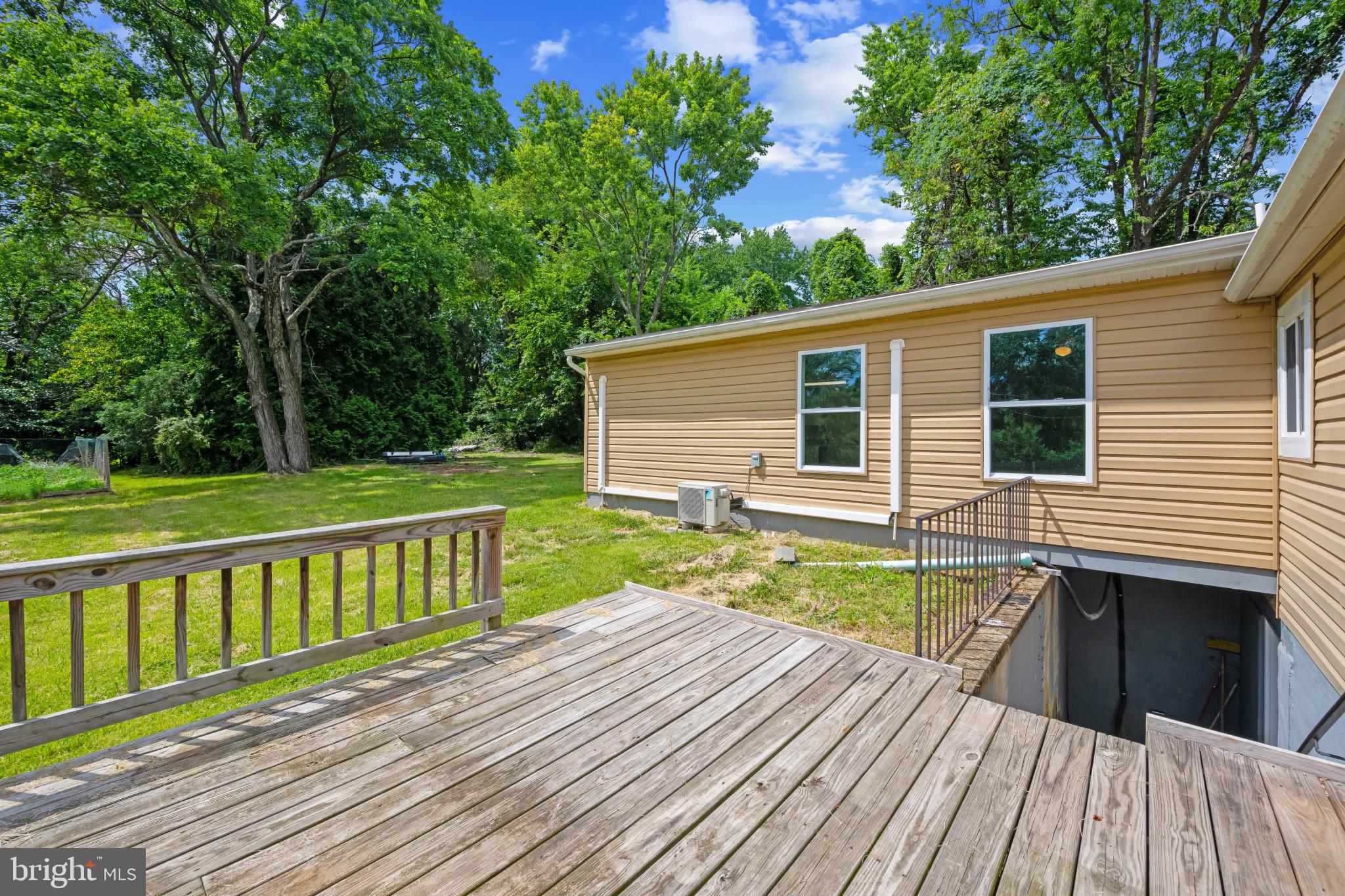 5520 CEDAR LANE