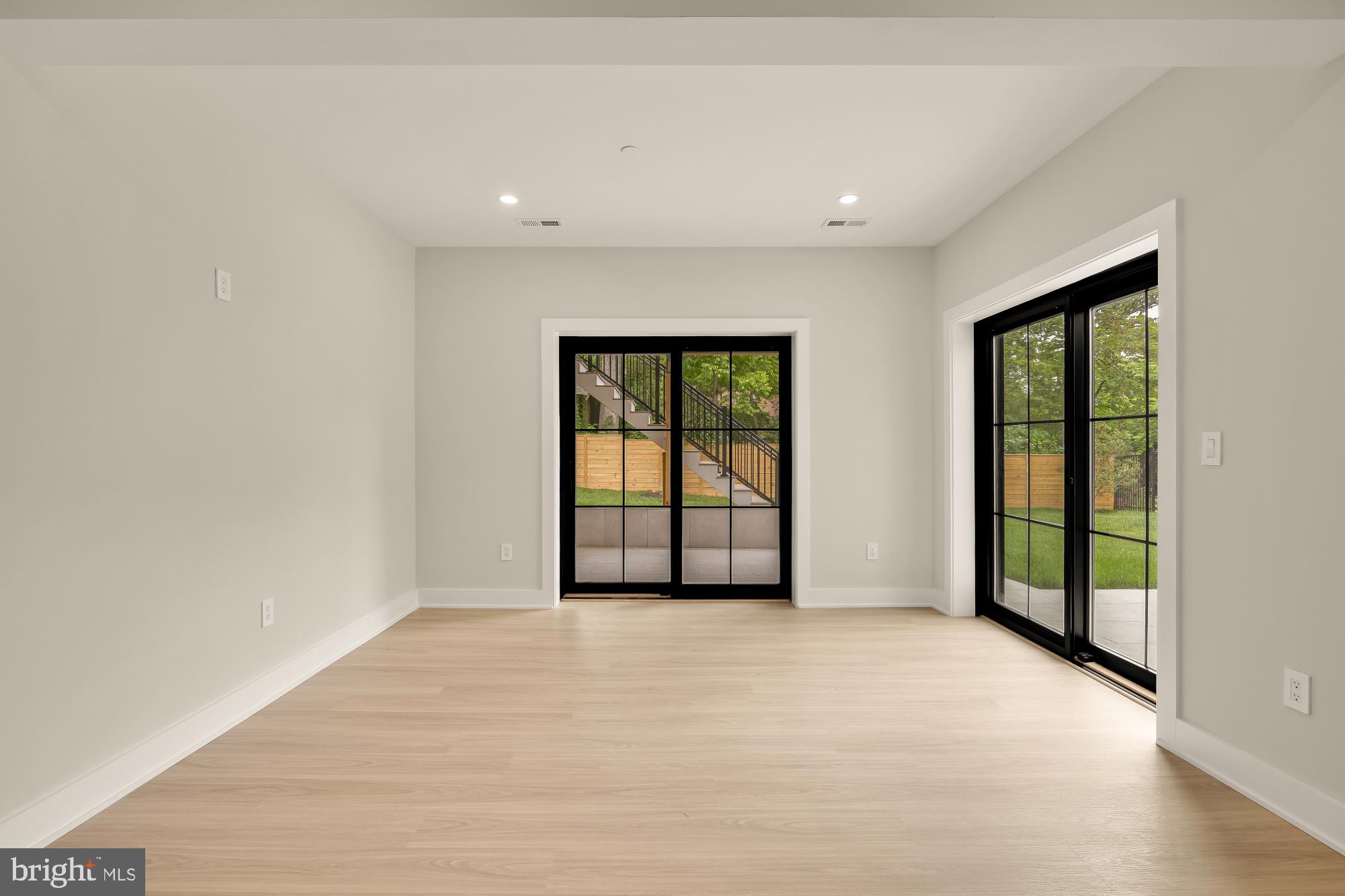 WOODHAVEN - Residential