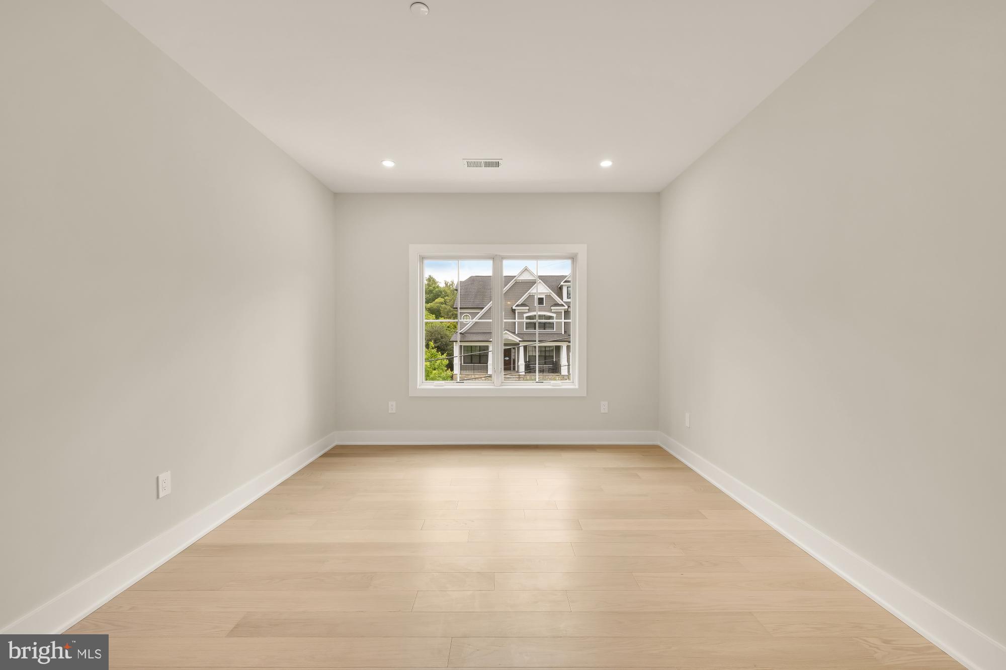 WOODHAVEN - Residential
