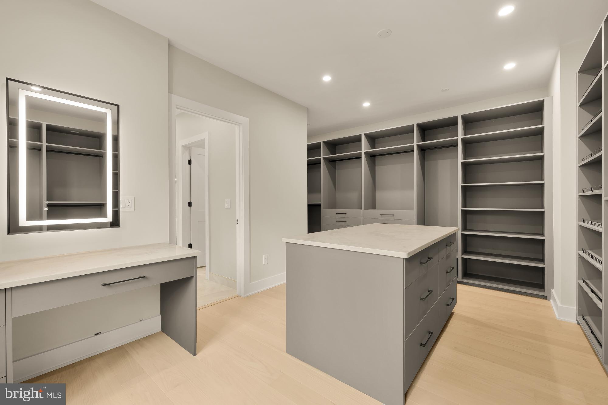 WOODHAVEN - Residential