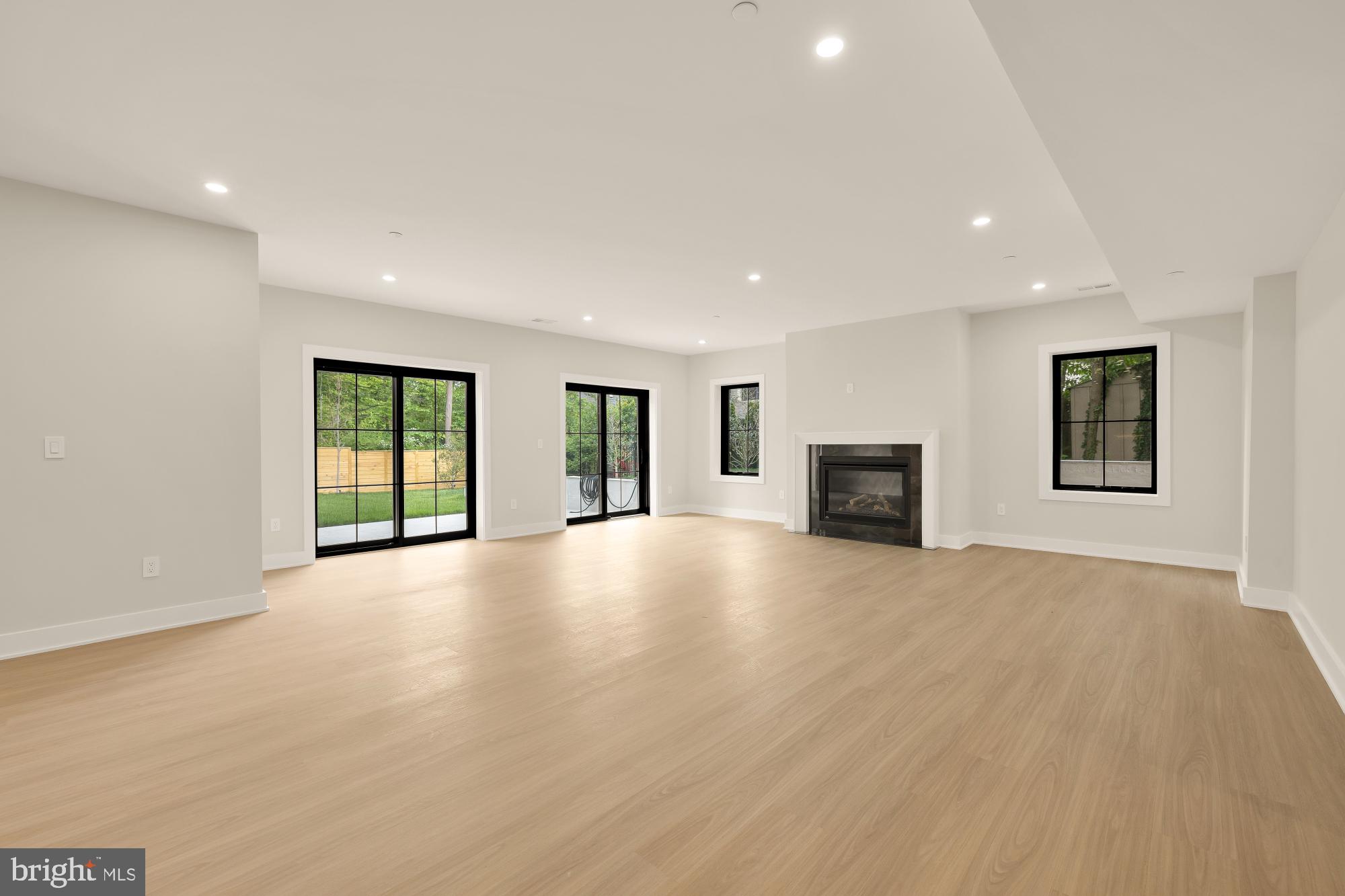 WOODHAVEN - Residential